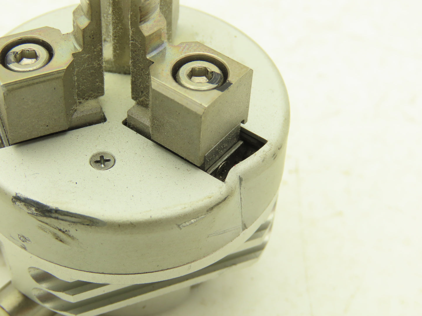 SMC MDHR3-10R-M9N Pneumatic Rotary Air Gripper 3-Finger Double Acting