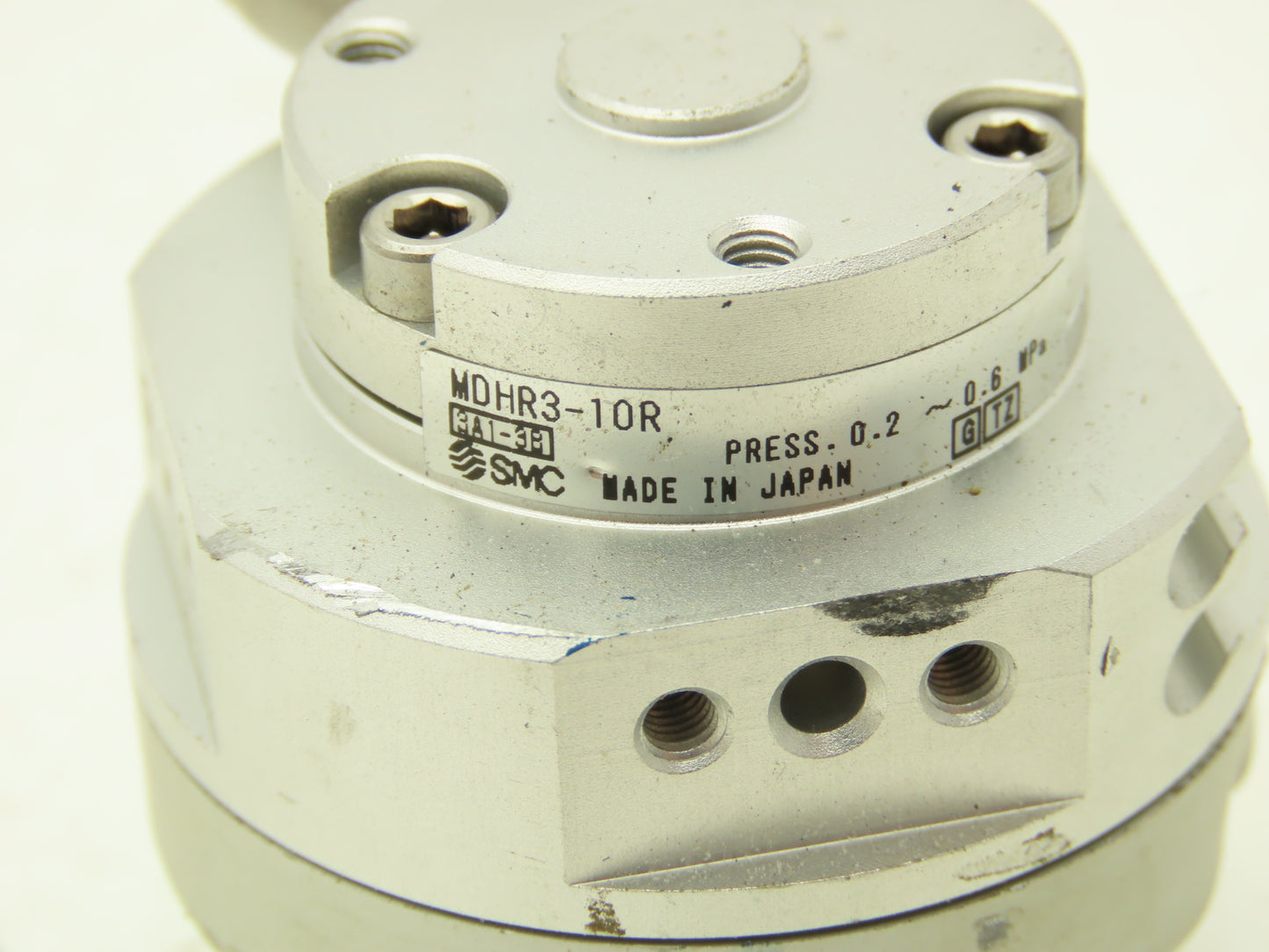 SMC MDHR3-10R-M9N Pneumatic Rotary Air Gripper 3-Finger Double Acting