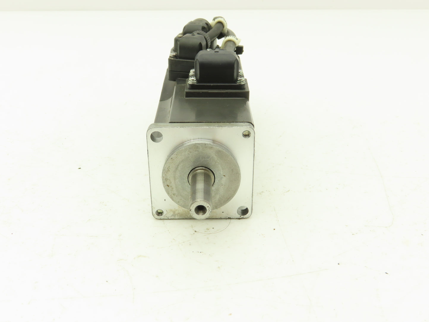 Mitsubishi HF-KP13B AC Servo Motor w/Brake 106V 3PH 100W 3000 RPM
