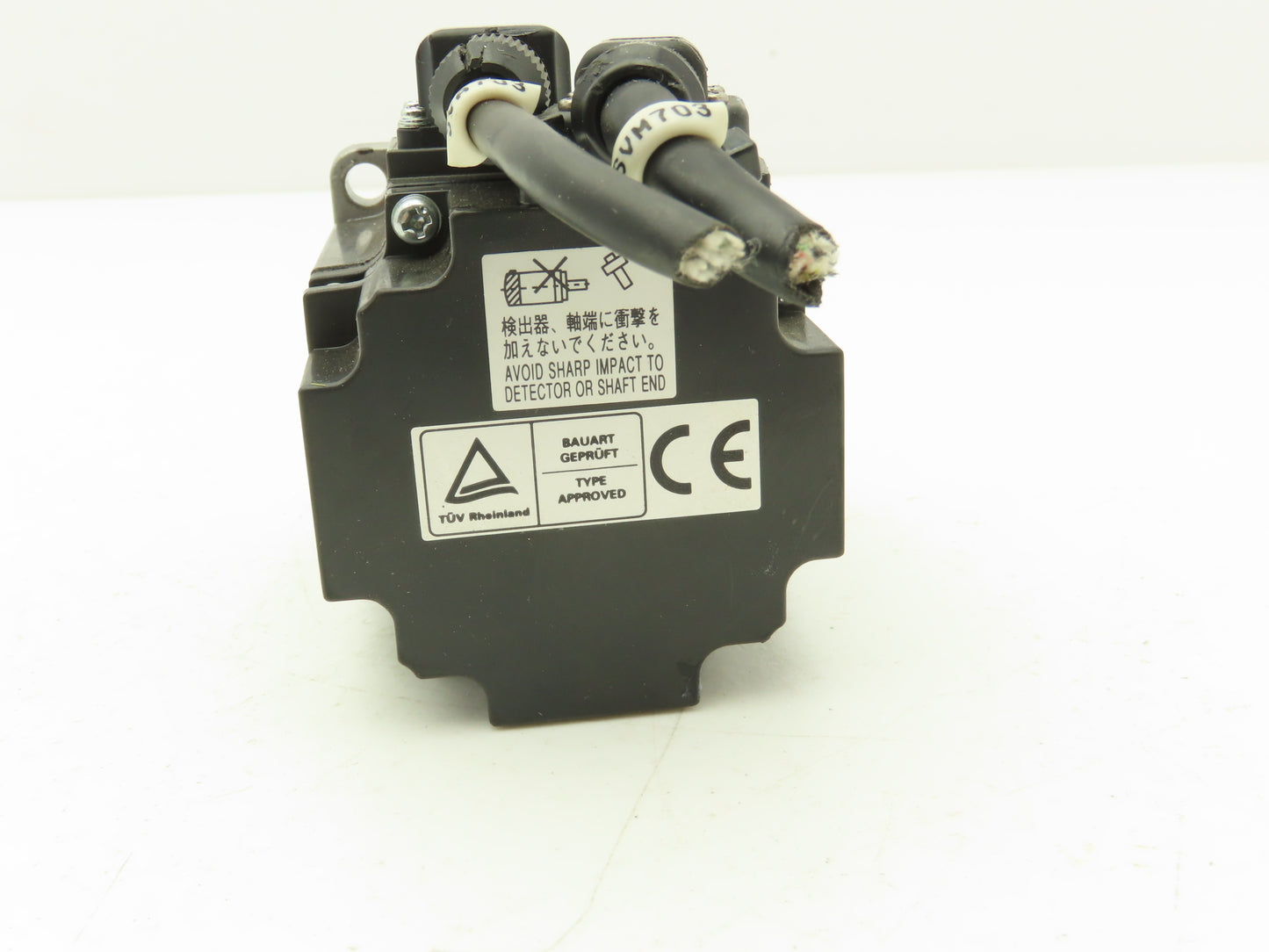 Mitsubishi HF-KP23K Servo Motor 111V 3PH 200W 3000 RPM Shaft 14mm