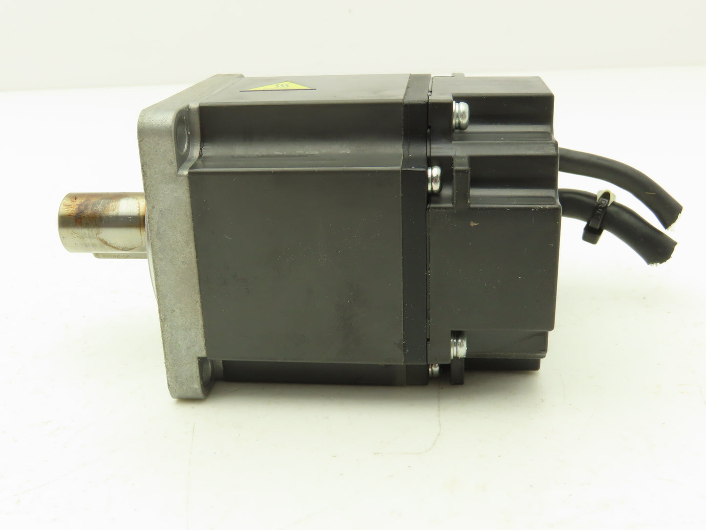 Mitsubishi HF-KP23K Servo Motor 111V 3PH 200W 3000 RPM Shaft 14mm