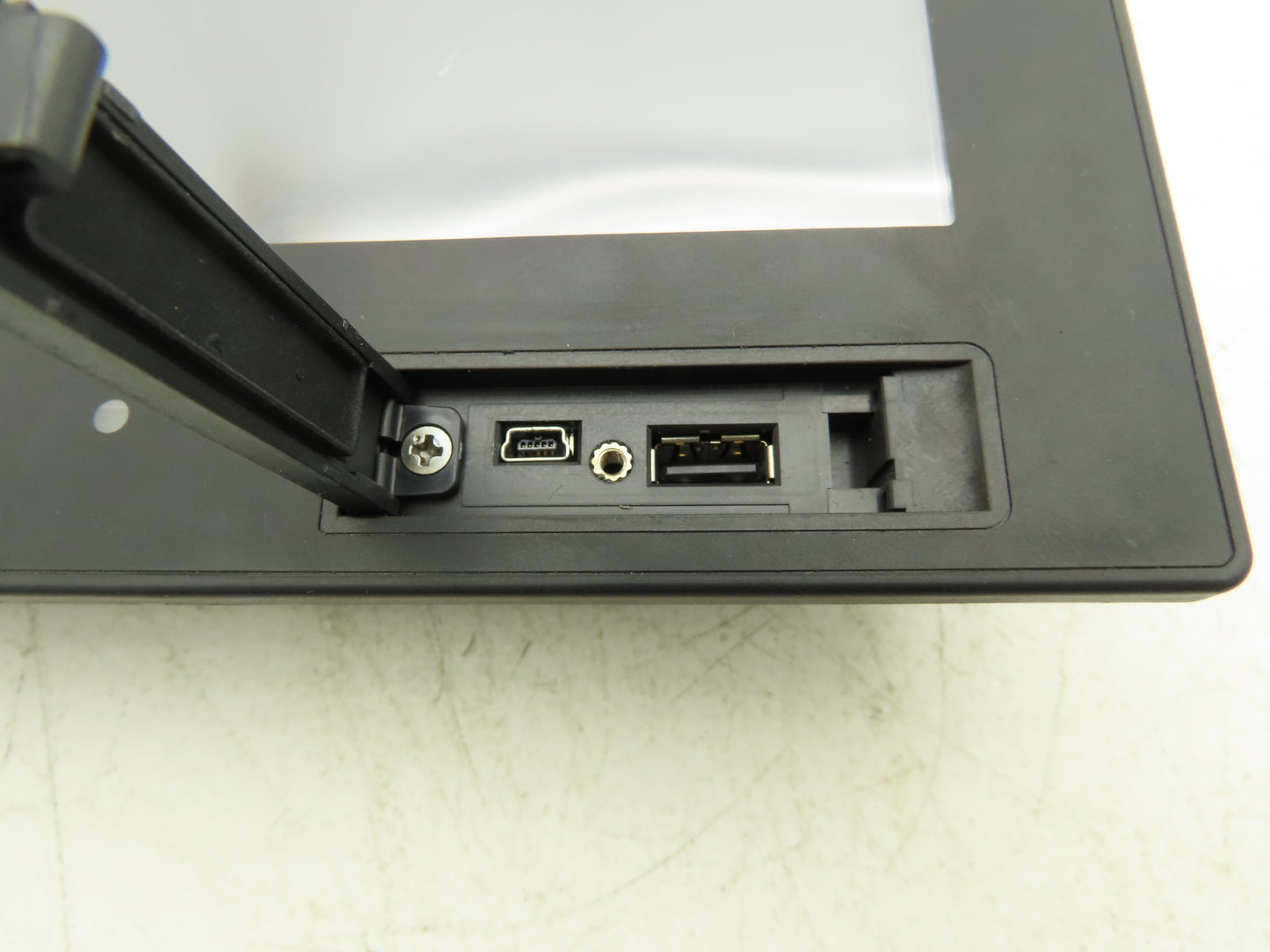 Mitsubishi GT1685M-STBA 12.1" Color Touch Panel 800x600p 120-240VAC Color LCD