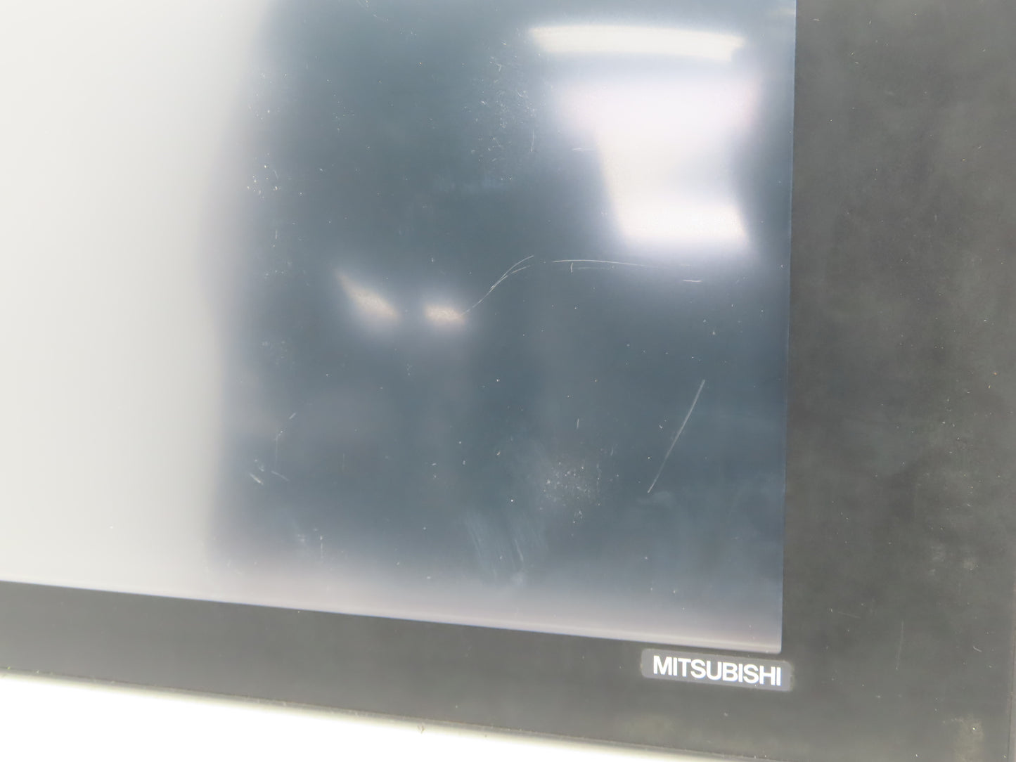 Mitsubishi GT1675M-VTBA 10.4" Color Touch Panel 640x480p 100-240VAC Color LCD
