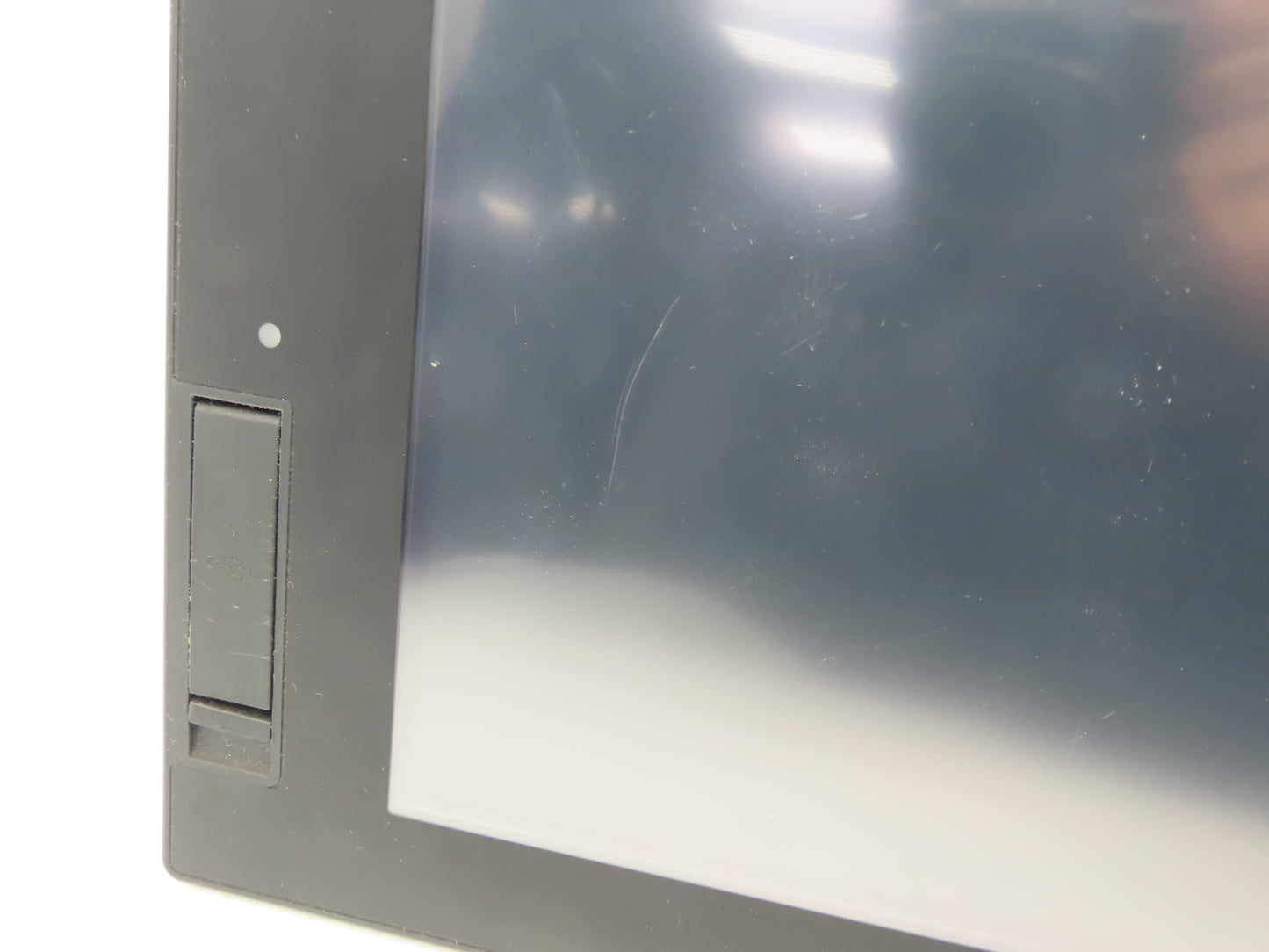 Mitsubishi GT1675M-VTBA 10.4" Color Touch Panel 640x480p 100-240VAC Color LCD