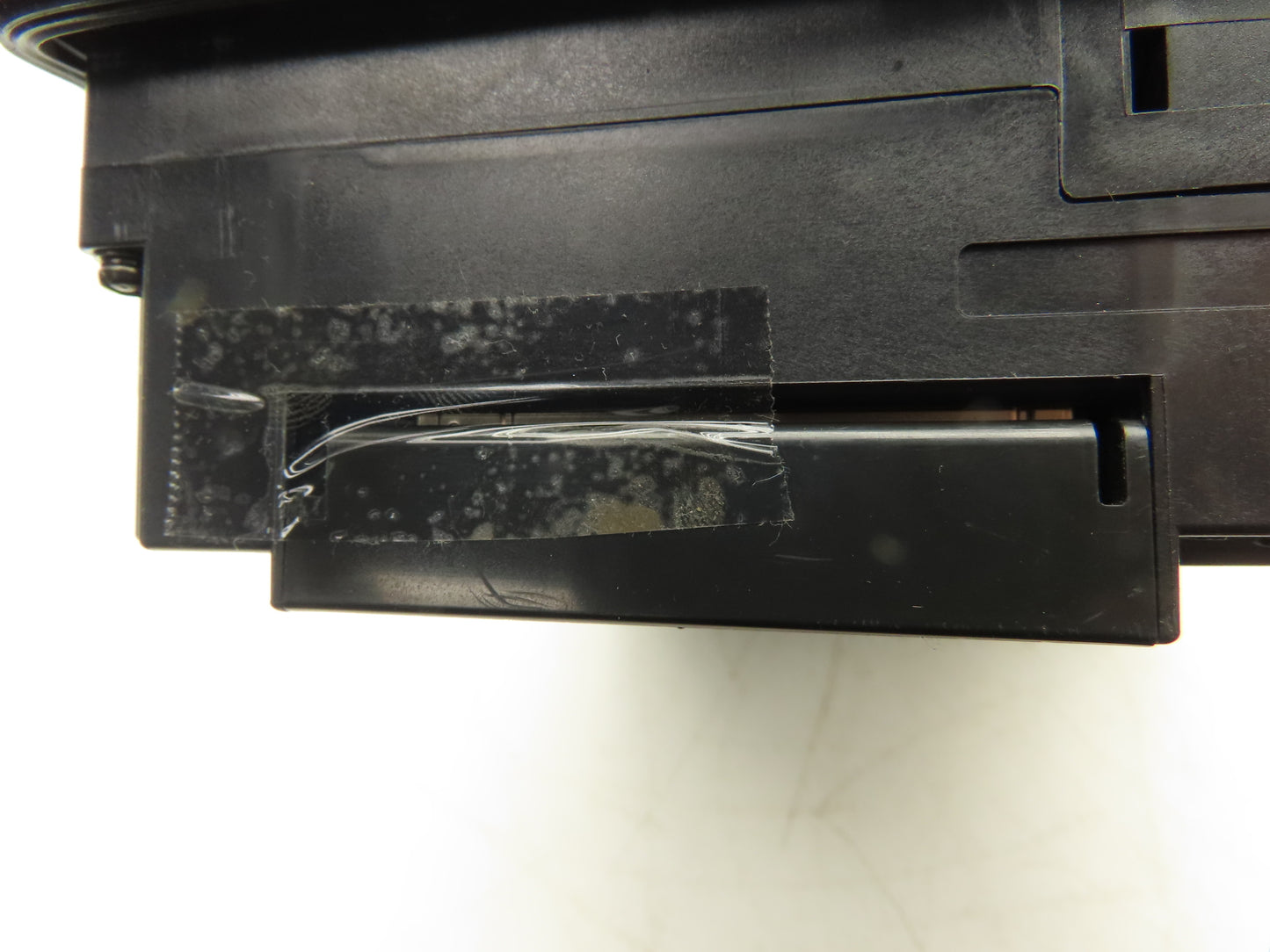 Mitsubishi GT1665M-VTBD 8.4" Color Touch Panel SVGA 800x600p 24VdC Color LCD