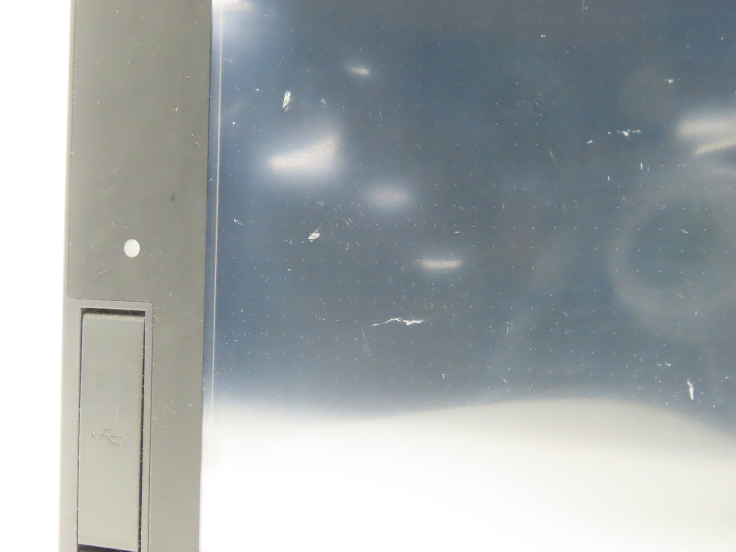 Mitsubishi GT1665M-VTBD 8.4" Color Touch Panel SVGA 800x600p 24VdC Color LCD