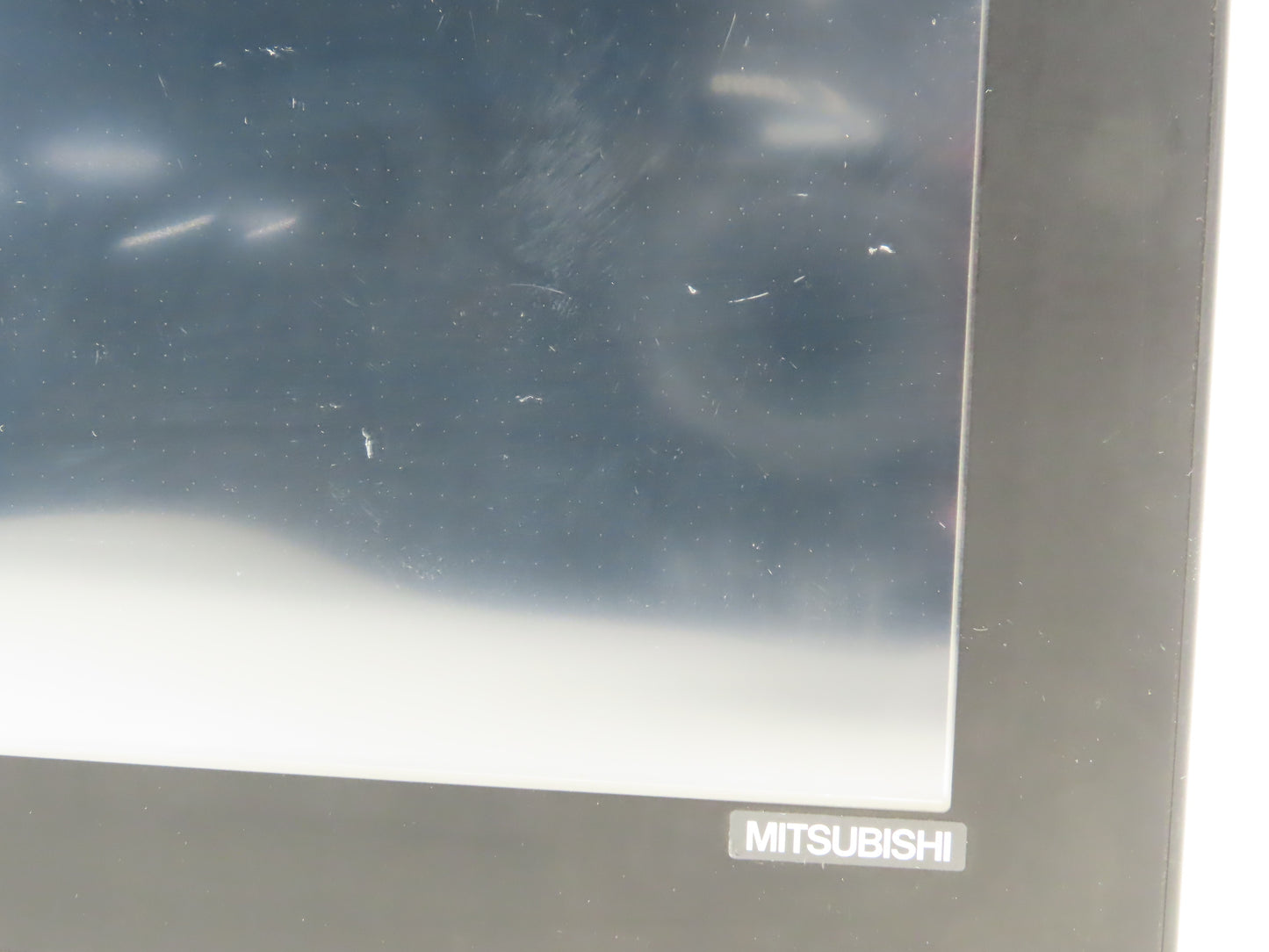 Mitsubishi GT1665M-VTBD 8.4" Color Touch Panel SVGA 800x600p 24VdC Color LCD