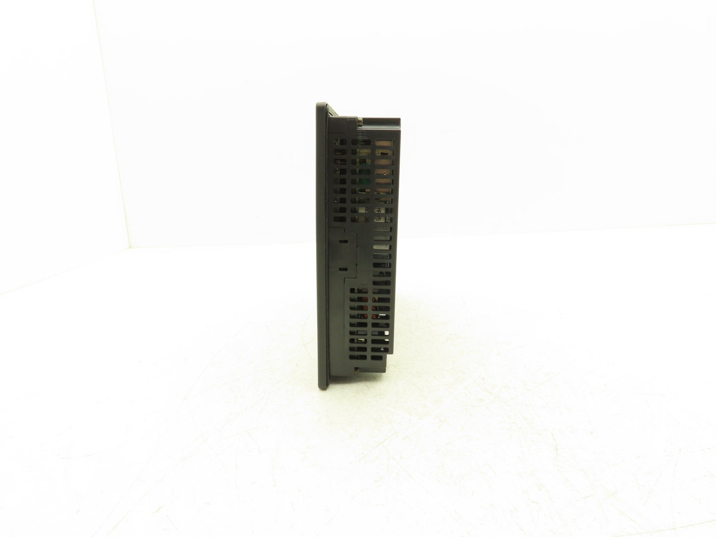 Mitsubishi GT1665M-VTBD 8.4" Color Touch Panel SVGA 800x600p 24VdC Color LCD