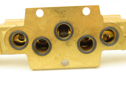 Versa VXX-4534-G-P-3-21-31-A120 Pneumatic Solenoid Valve 4-Way 3-Pos 40-175 PSIG