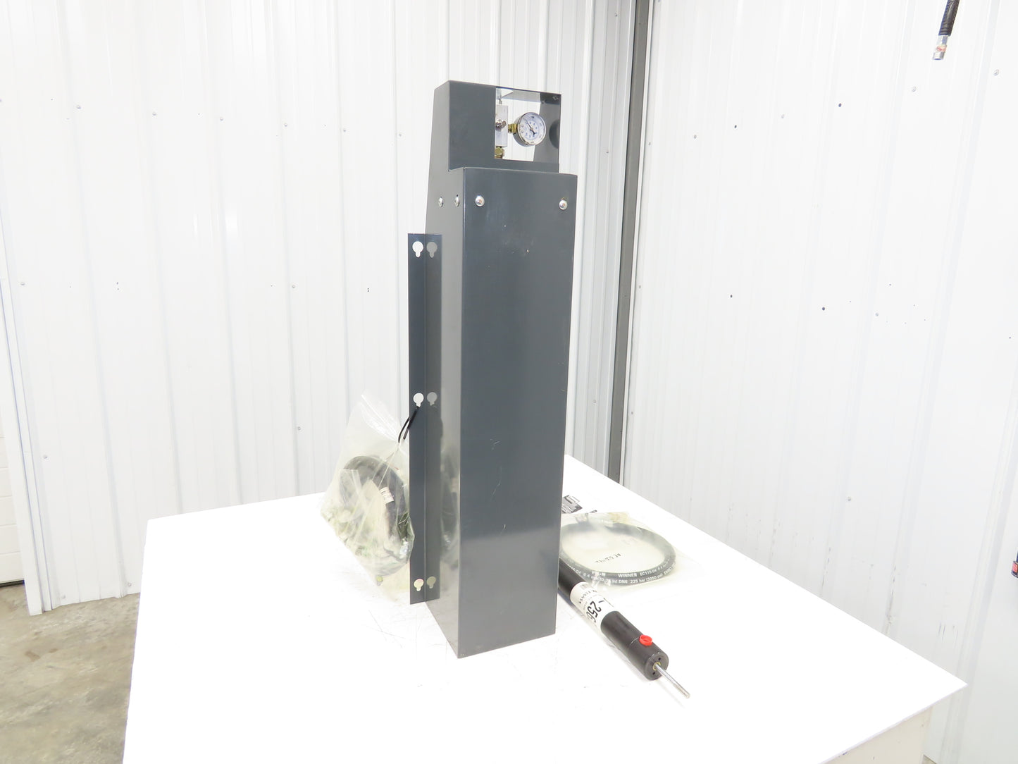 Haas 93-2562 VF3SS CNC Spindle Hydraulic Counterbalance Cylinder & Nitrogen Tank