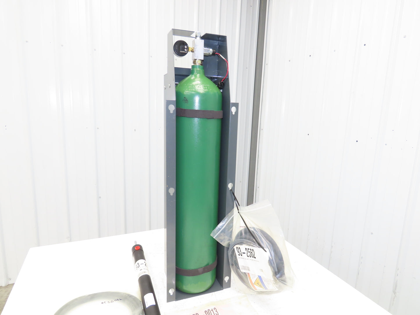 Haas 93-2562 VF3SS CNC Spindle Hydraulic Counterbalance Cylinder & Nitrogen Tank