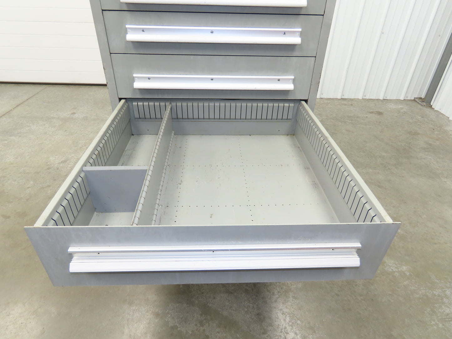 Lyon 7 Drawer Industrial Tooling Cabinet 30x29x44" Stanley Vidmar Lista Box