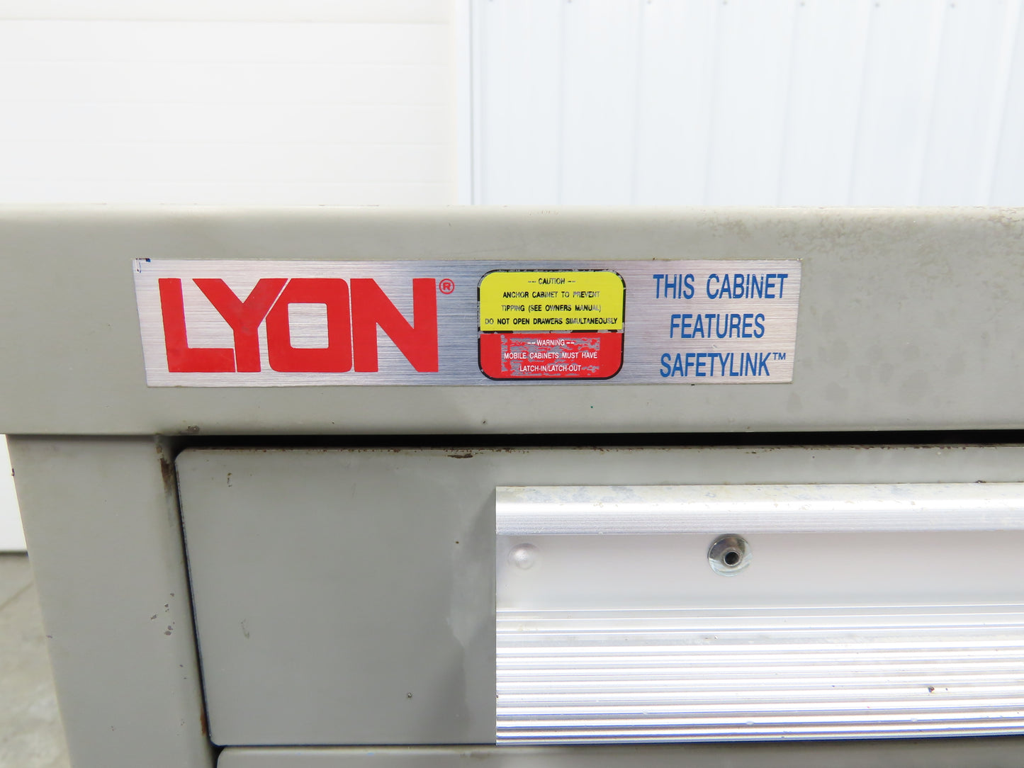 Lyon 7 Drawer Industrial Tooling Cabinet 30x29x44" Stanley Vidmar Lista Box