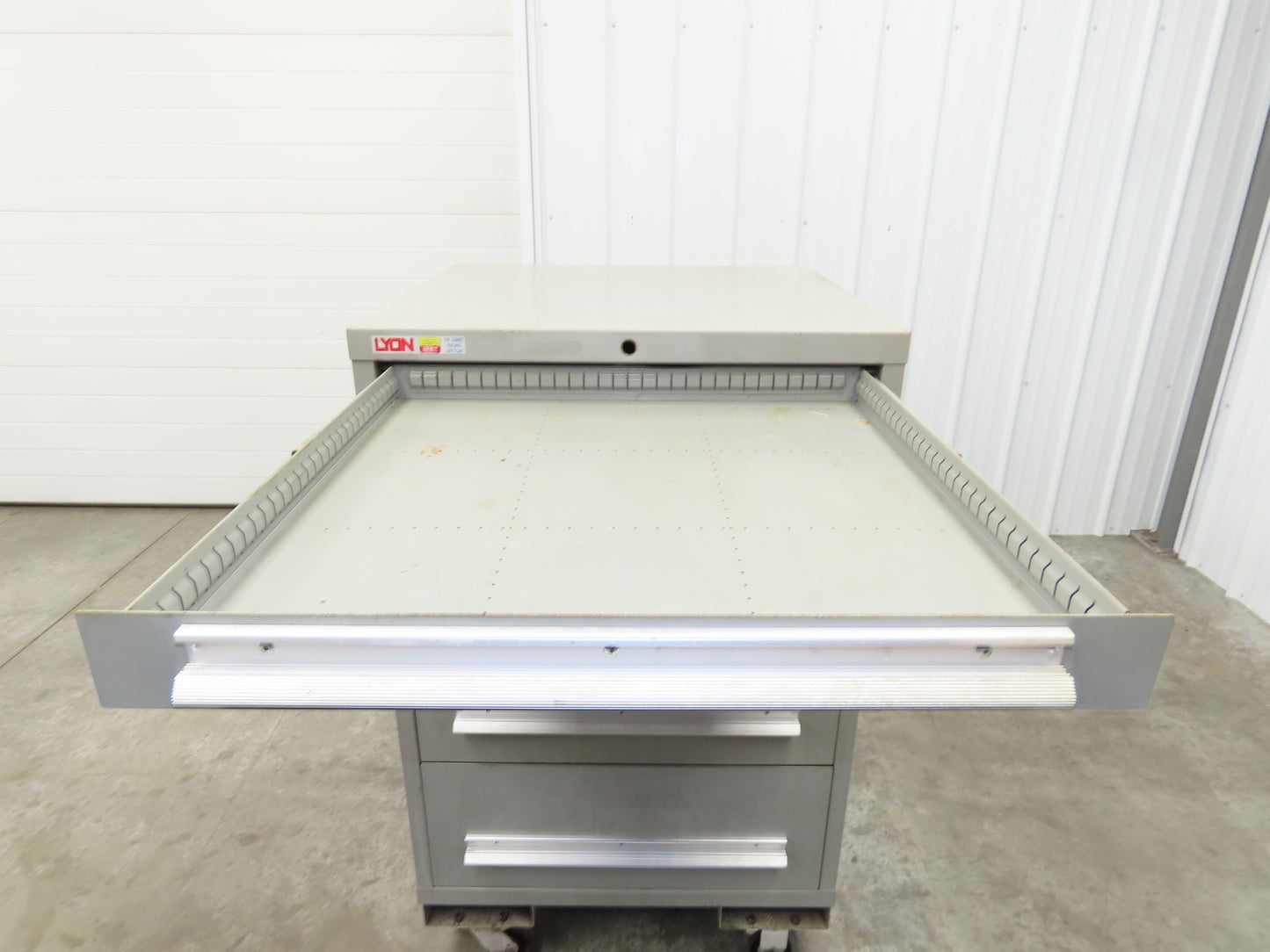 Lyon 7 Drawer Industrial Tooling Cabinet 30x29x44" Stanley Vidmar Lista Box