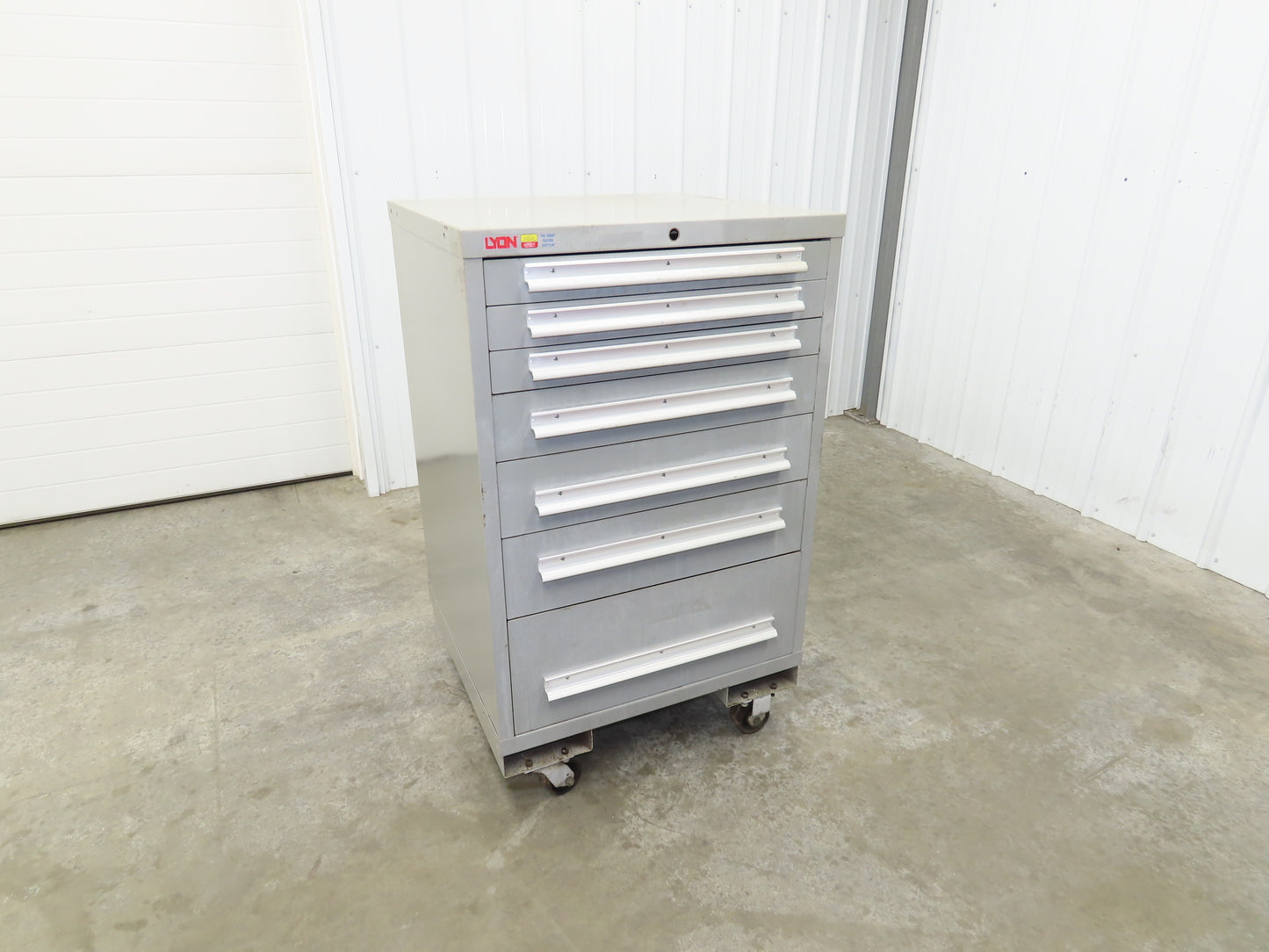 Lyon 7 Drawer Industrial Tooling Cabinet 30x29x44" Stanley Vidmar Lista Box