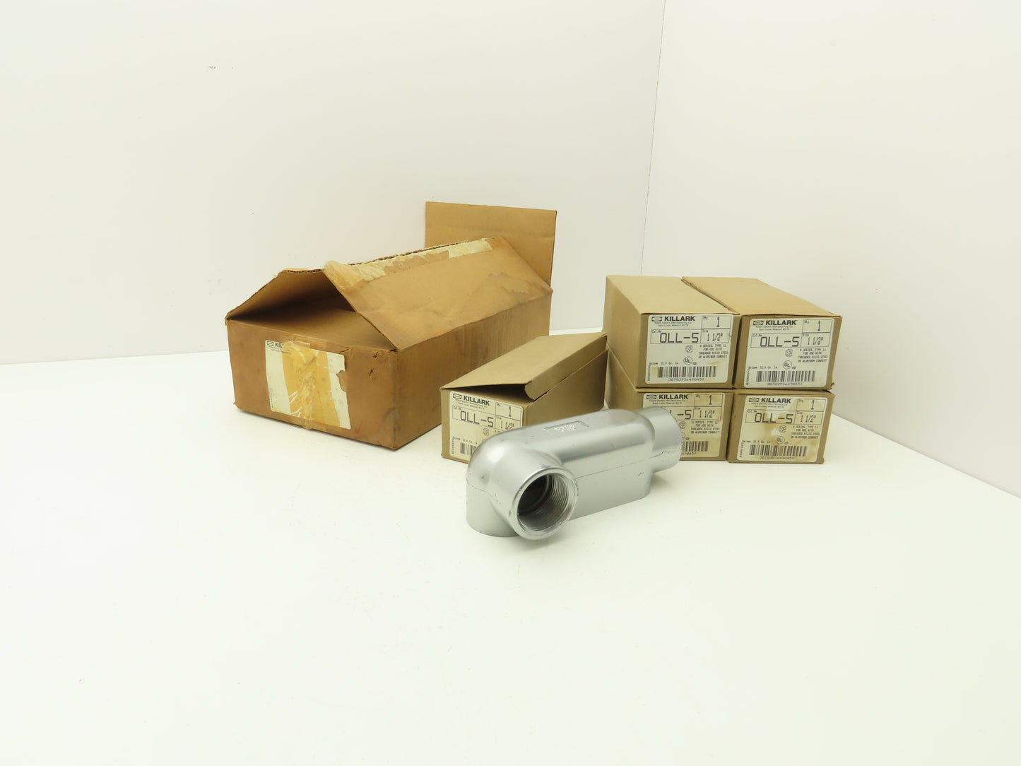 Hubbell OLL-5 LL Conduit Body Connector Size 1-1/2" 3-#1/0 AWG Lot of 5