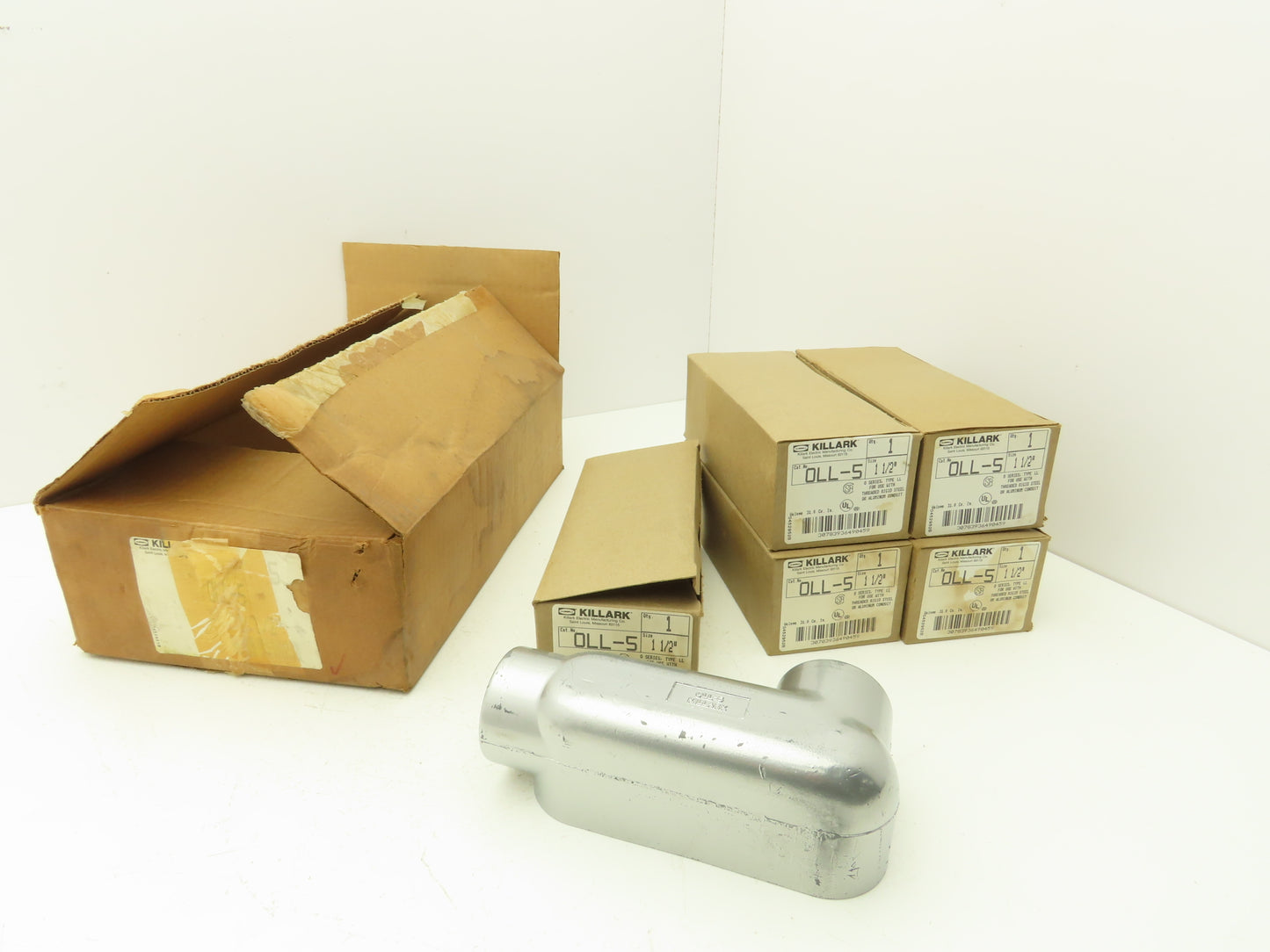 Hubbell OLL-5 LL Conduit Body Connector Size 1-1/2" 3-#1/0 AWG Lot of 5