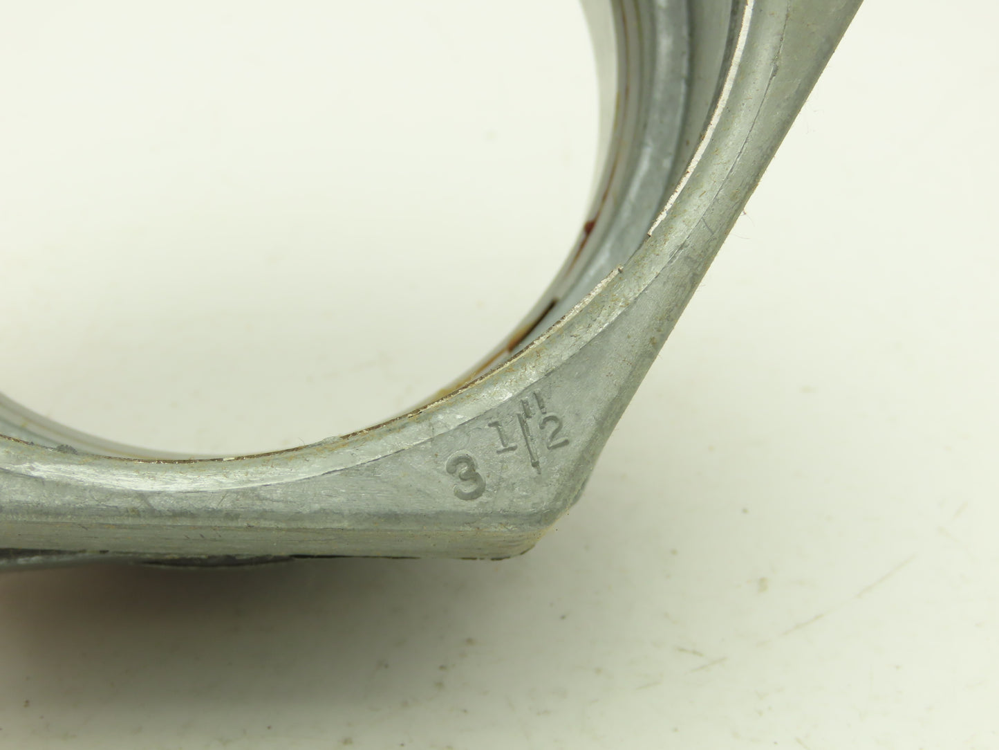 NA 3-1/2" 3-1/2" EMT Compression Connector Insulated Lot of 6