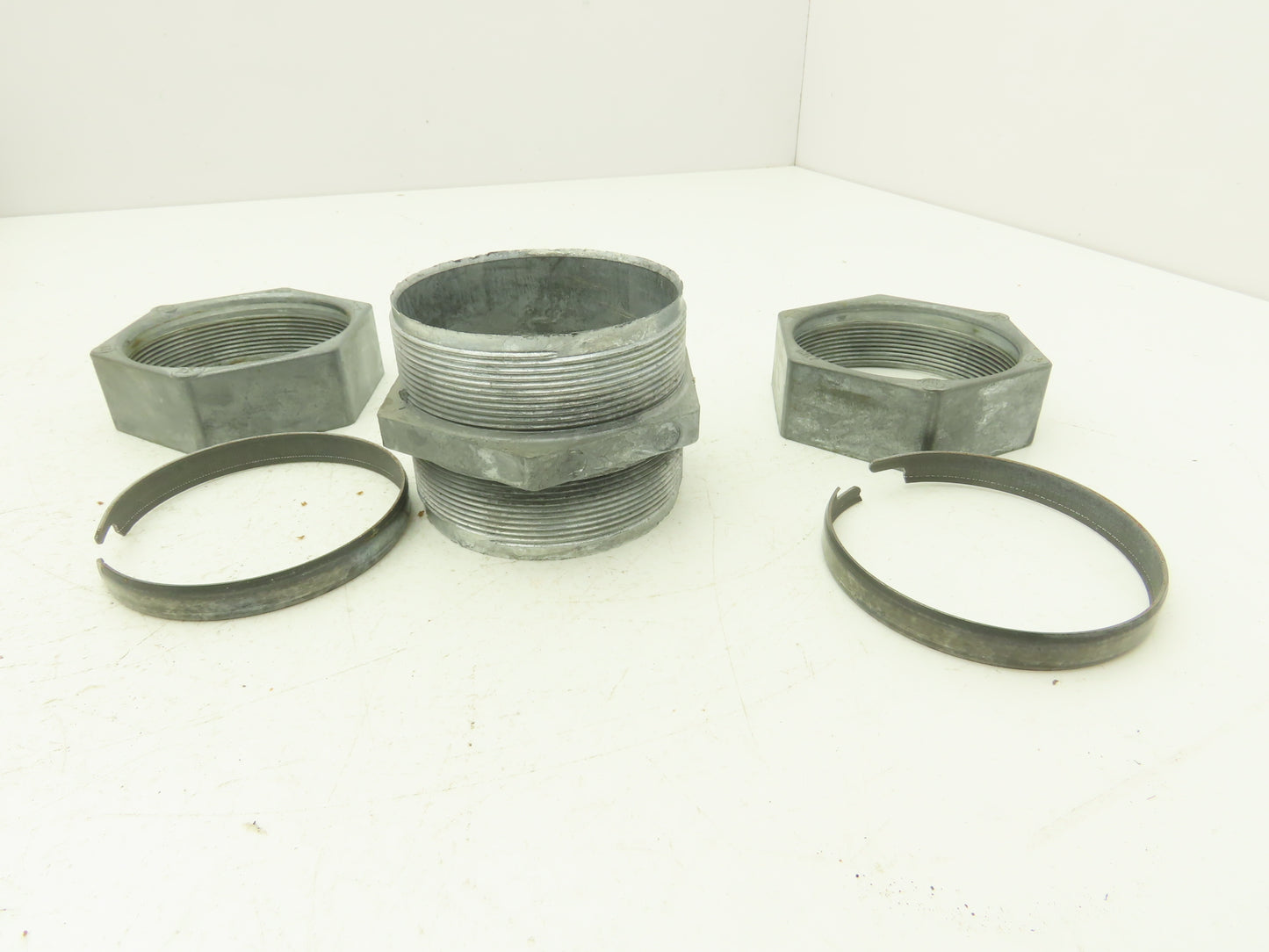 Halex 63625 2-1/2" EMT Compression Coupling Rigid Conduit Aluminum Lot of 12