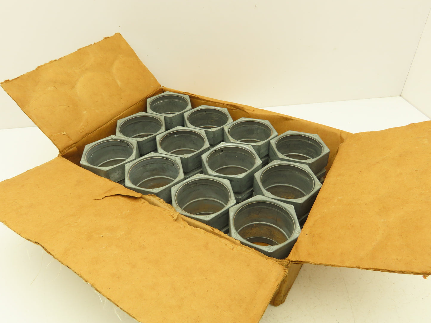 Halex 63625 2-1/2" EMT Compression Coupling Rigid Conduit Aluminum Lot of 12