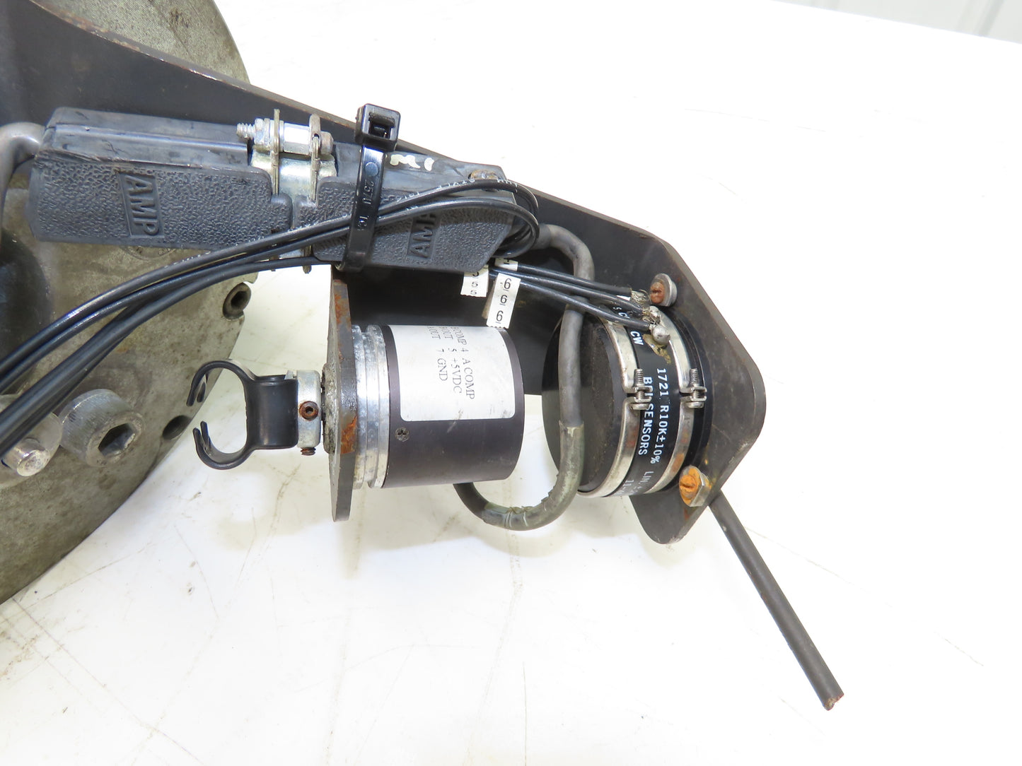 Raymond FD2-4002 36/48V DC Drive Motor Steering Swivel Wheel Hub Assy 410027