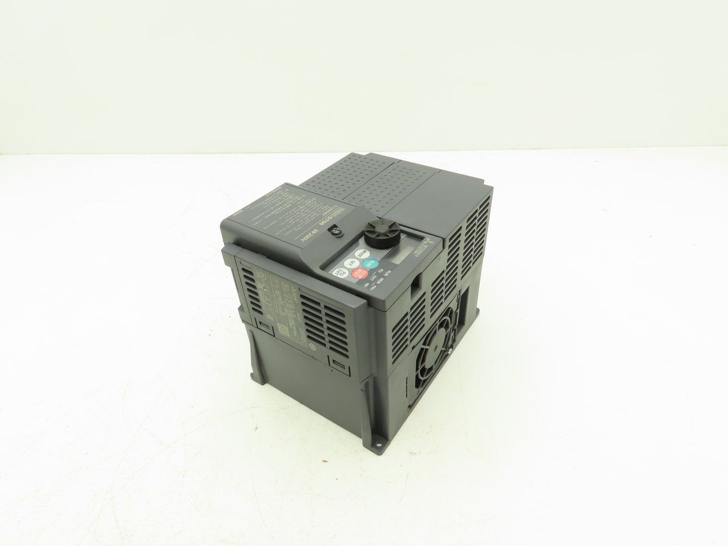 Mitsubishi FR-D720-3.7K Freqrol D700 VFD Inverter AC Drive 5Hp 240V 3Ph