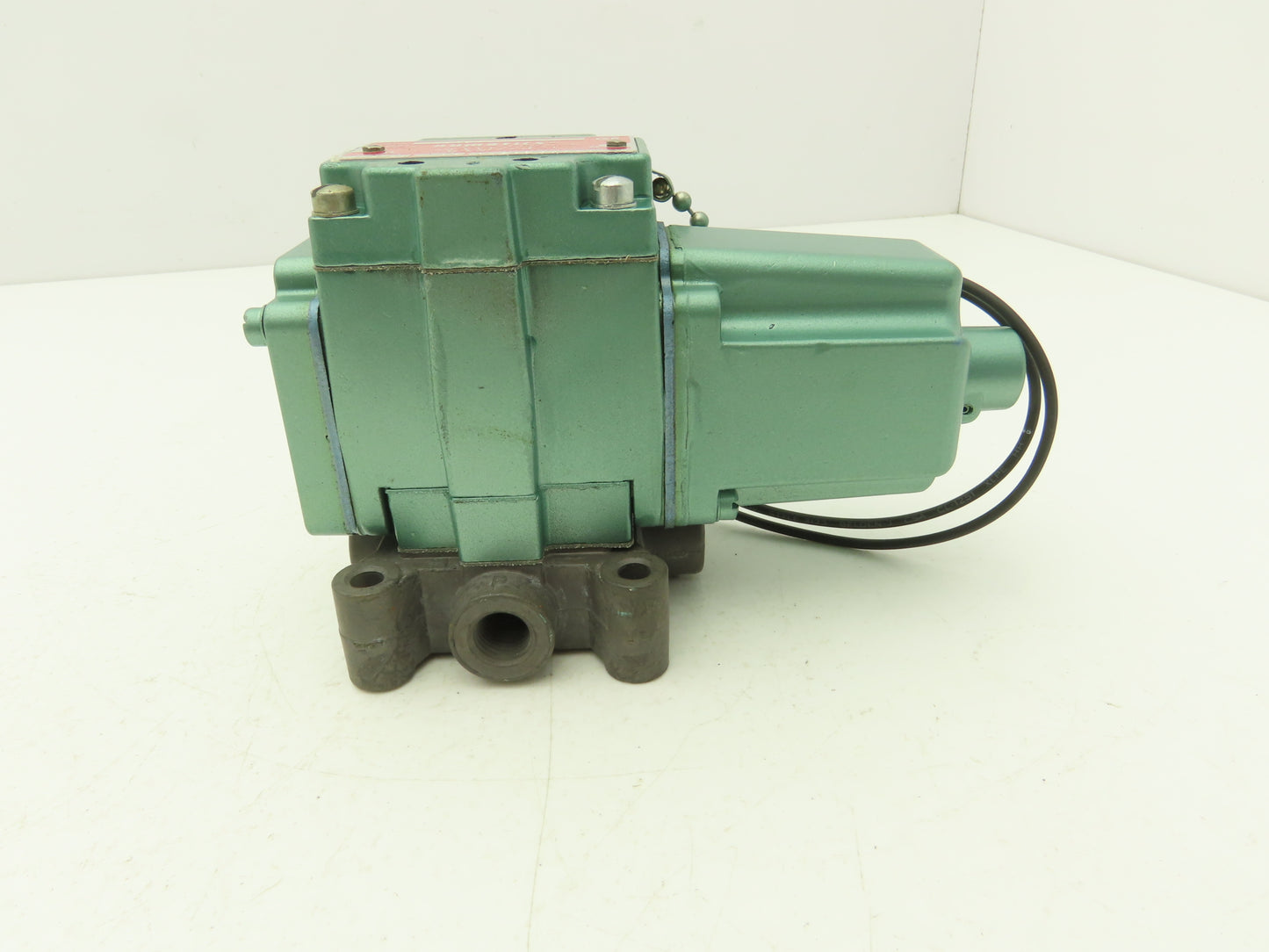 Numatics 12SAD4410A Pneumatic Air Solenoid Valve 120V 5 Way 2 Position