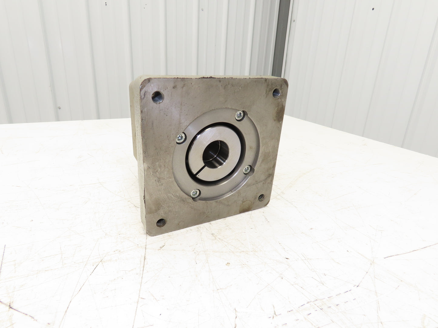 Nidec-Shimpo VRSF-5E-2000 Inline Planetary Able Reducer Gear Head 5:1 Ratio