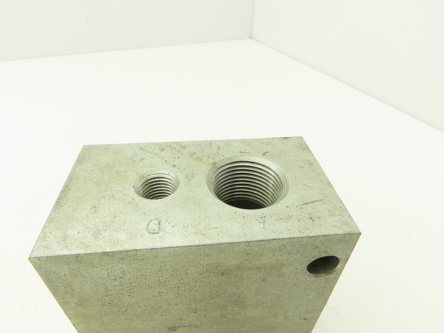 Dana 987618 Hydraulic Manifold Block W Flow Control Valve