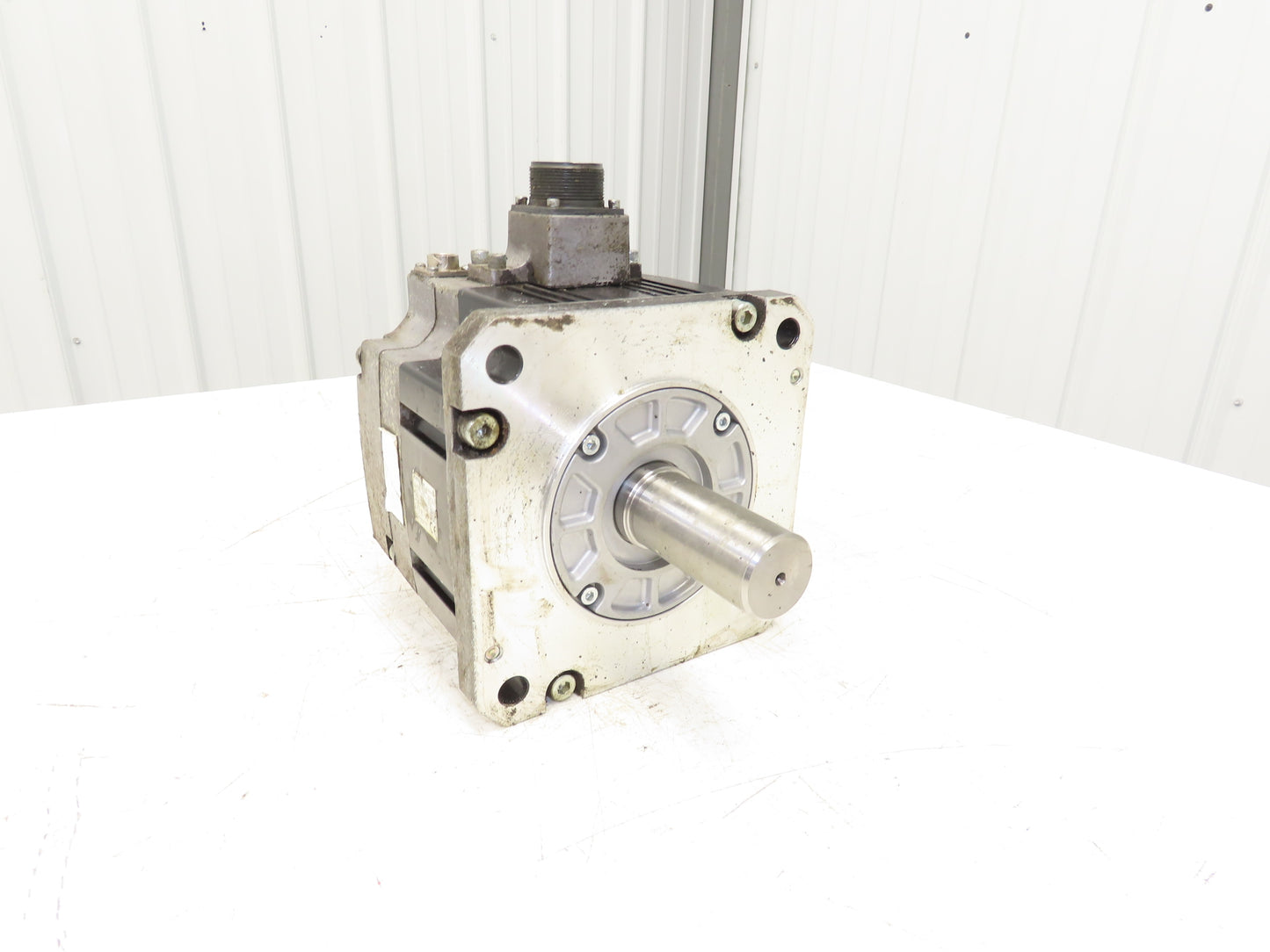 Mitsubishi HF-SP202B Servo Brake Motor 2kW 2000 RPM 132V 3PH Encoder 0BA18-100