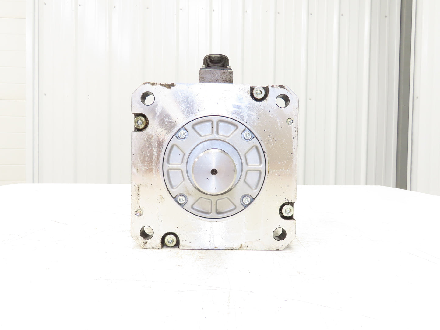 Mitsubishi HF-SP202B Servo Brake Motor 2kW 2000 RPM 132V 3PH Encoder 0BA18-100