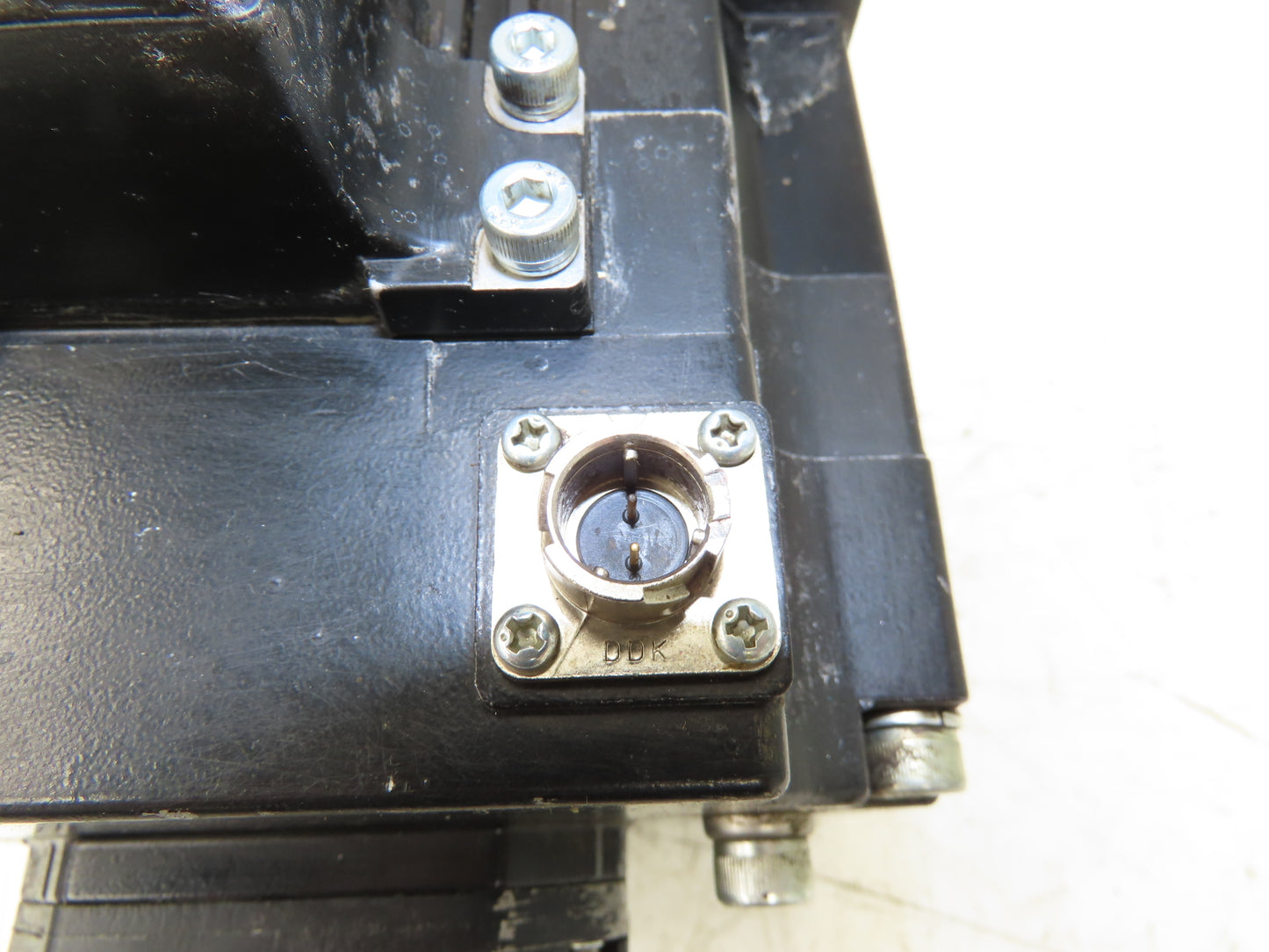 Mitsubishi HF-SP202B Servo Brake Motor 2kW 2000 RPM 132V 3PH Encoder 0BA18-100