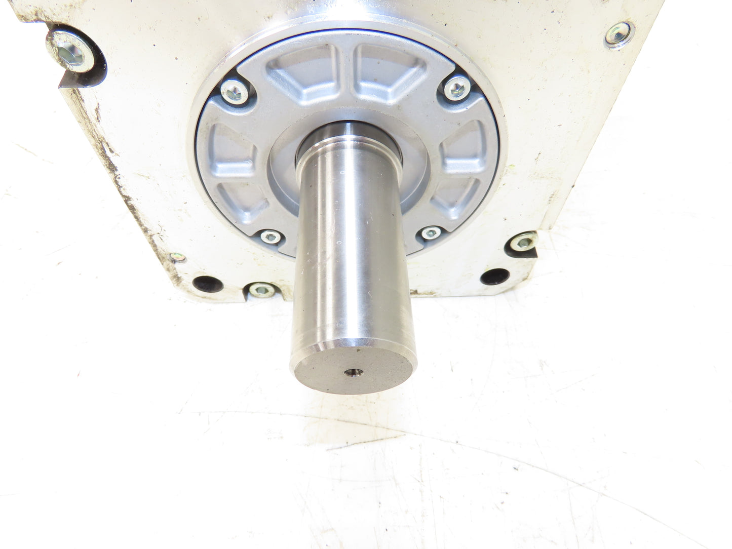 Mitsubishi HF-SP202B Servo Brake Motor 2kW 2000 RPM 132V 3PH Encoder 0BA18-100