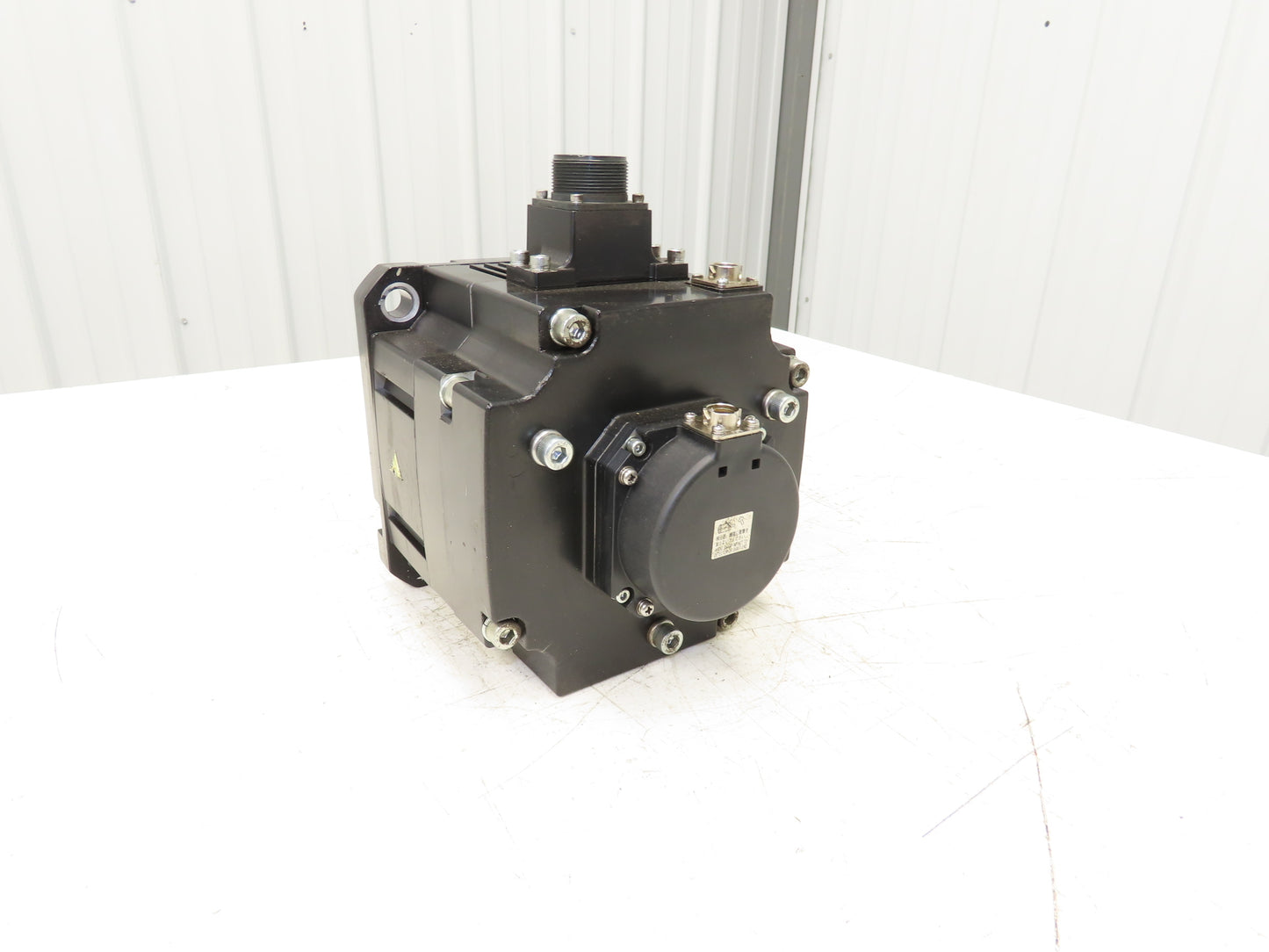 Mitsubishi HF-SP202B Servo Brake Motor 2kW 2000 RPM 132V 3PH Encoder 0BA18-100