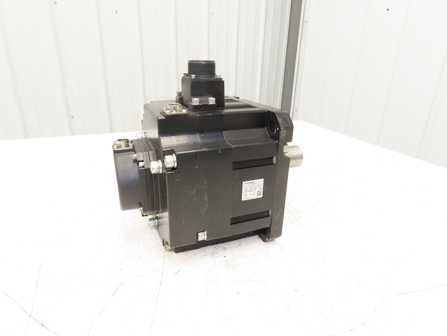 Mitsubishi HF-SP202B Servo Brake Motor 2kW 2000 RPM 132V 3PH Encoder 0BA18-100