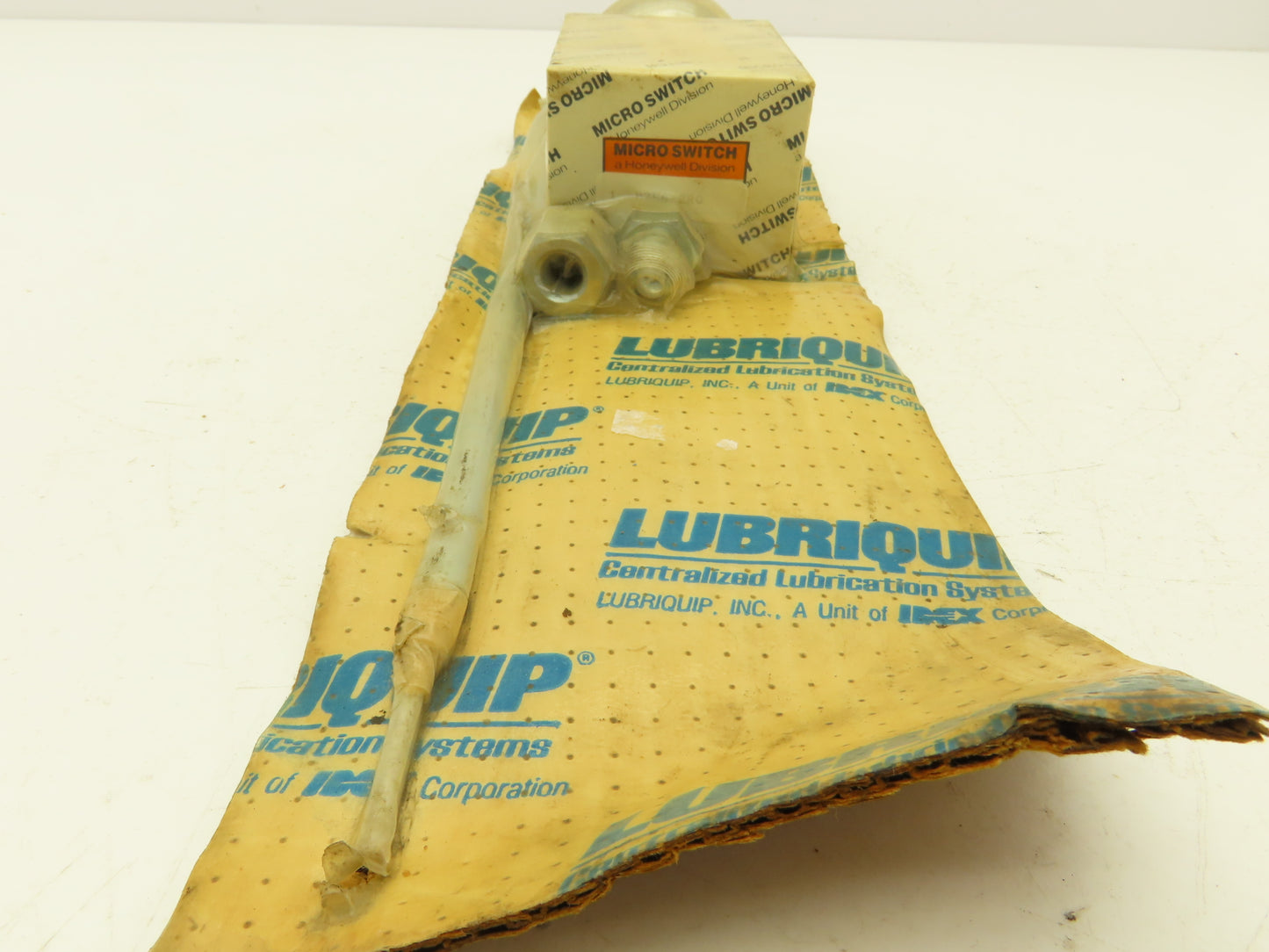 Lubriquip 521-001-030 Graco Modu-Flo Low Level Switch Assy 15A Micro Switch