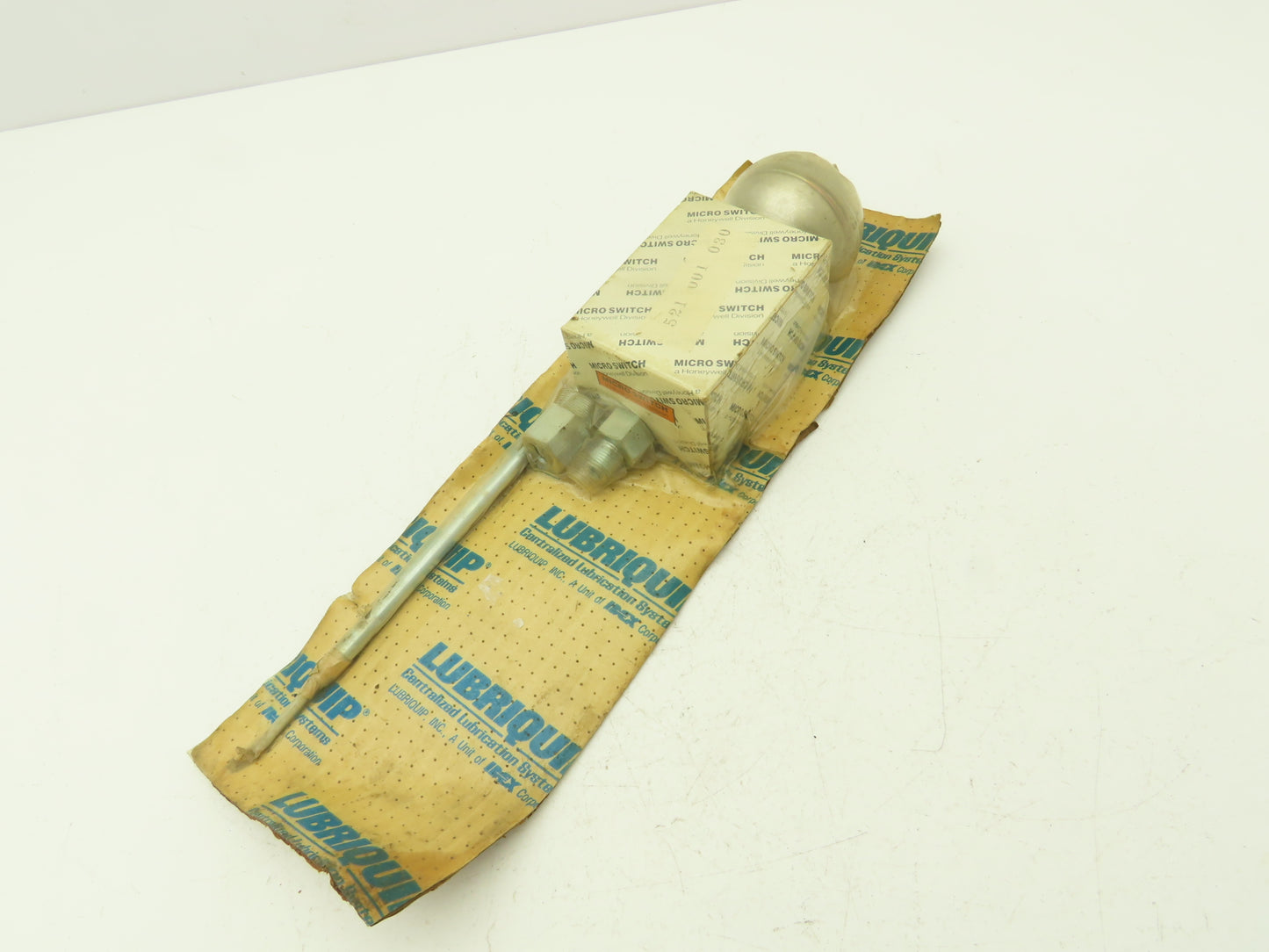 Lubriquip 521-001-030 Graco Modu-Flo Low Level Switch Assy 15A Micro Switch