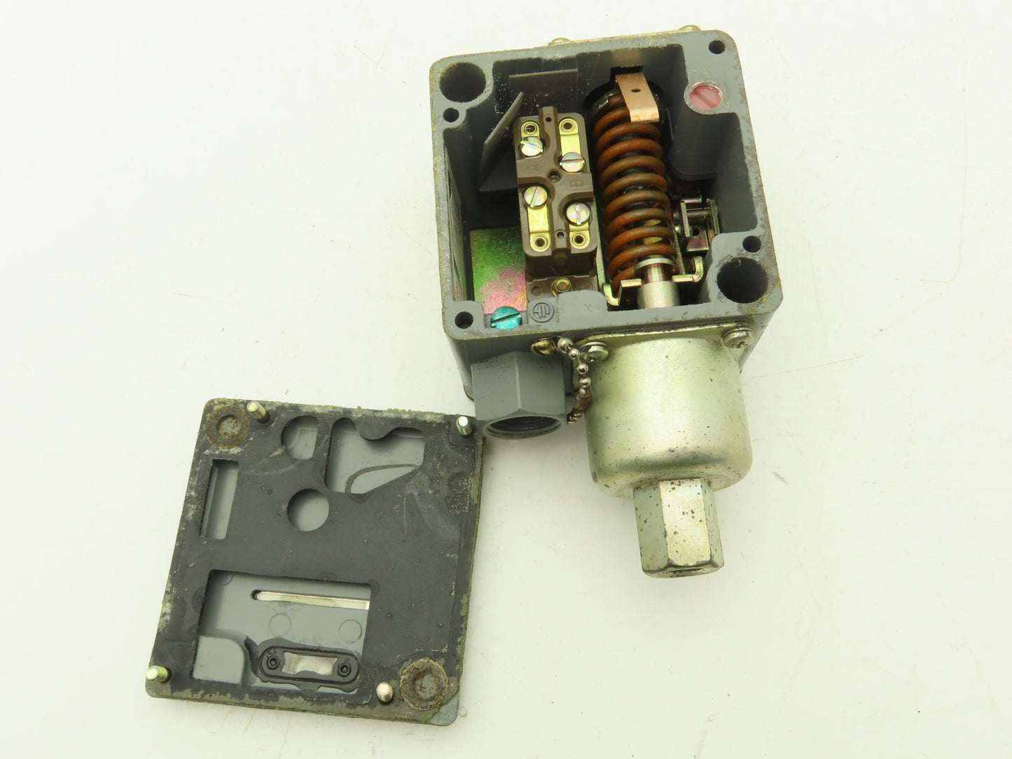 Square D 9012ACW5 Adjustable Pressure Switch 1-75 PSI 4-15 Differential