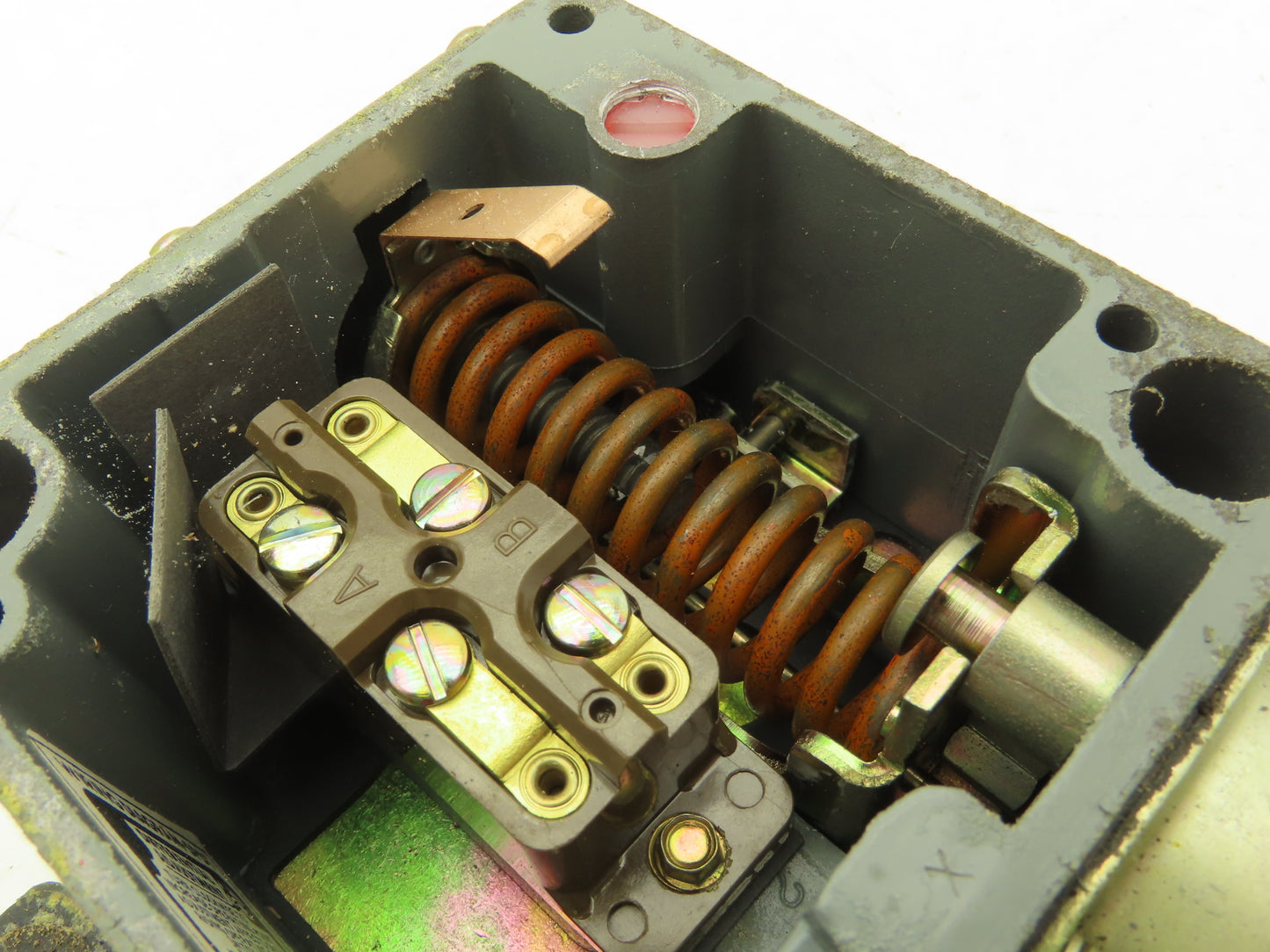 Square D 9012ACW5 Adjustable Pressure Switch 1-75 PSI 4-15 Differential