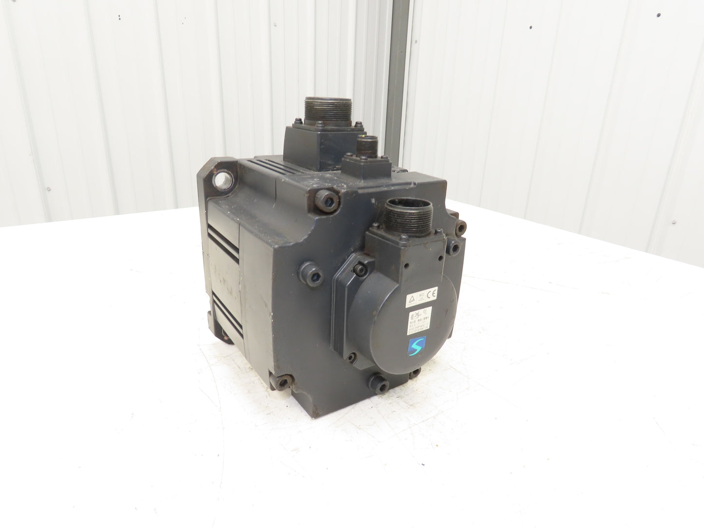 Mitsubishi HC-SFS202B Servo Brake Motor 2kW 2000 RPM 138V 3PH Encoder OSA18-130