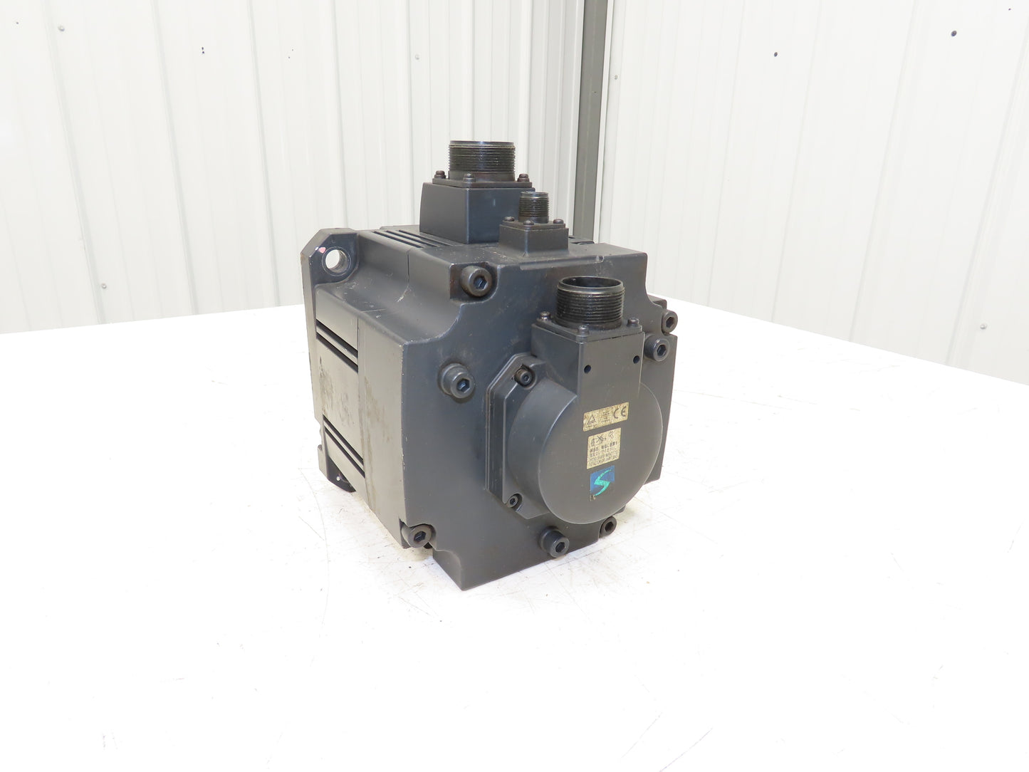 Mitsubishi HC-SFS202B Servo Brake Motor 2kW 2000 RPM 138V 3PH Encoder OSA18-130