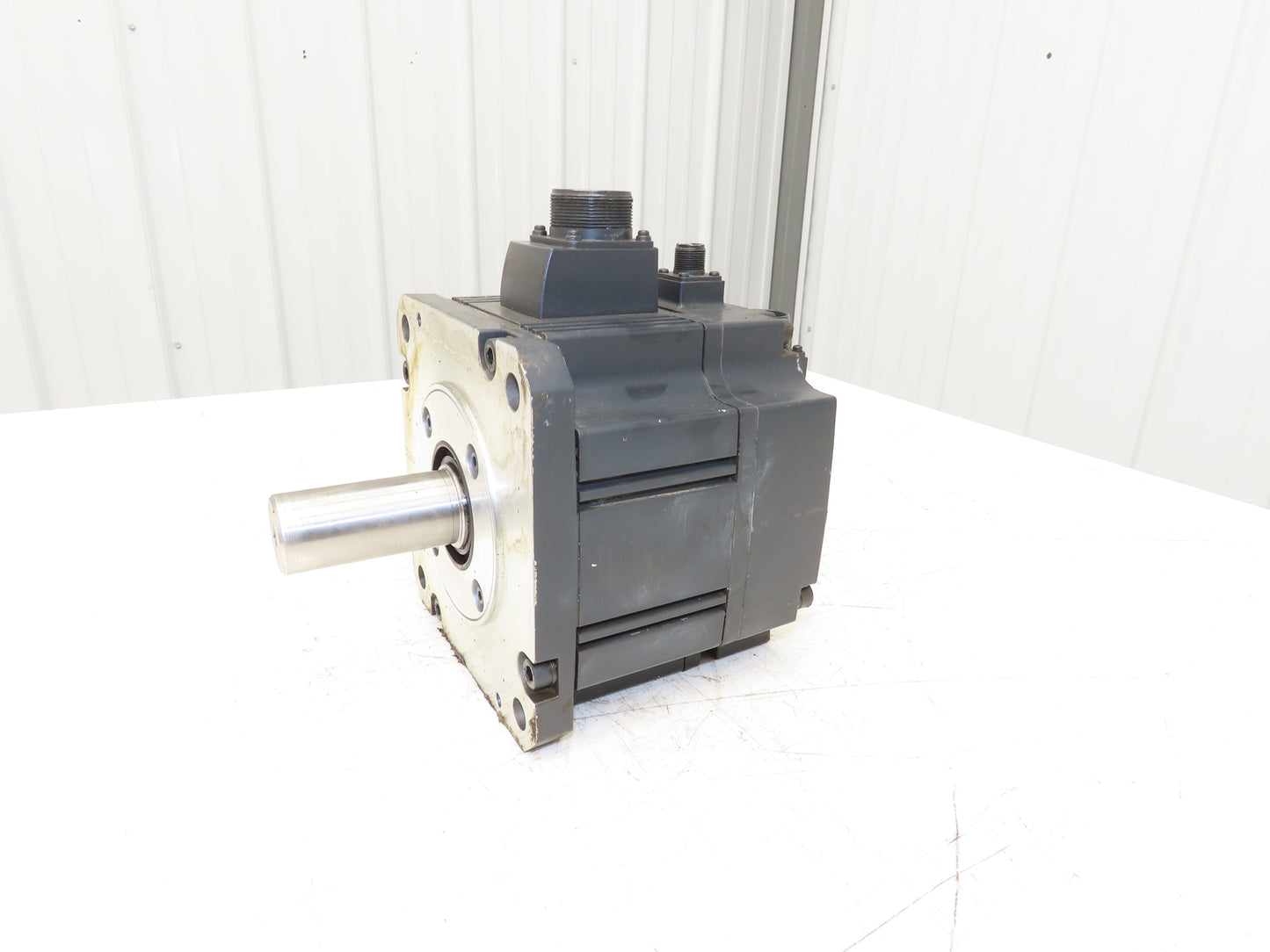 Mitsubishi HC-SFS202B Servo Brake Motor 2kW 2000 RPM 138V 3PH Encoder OSA18-130