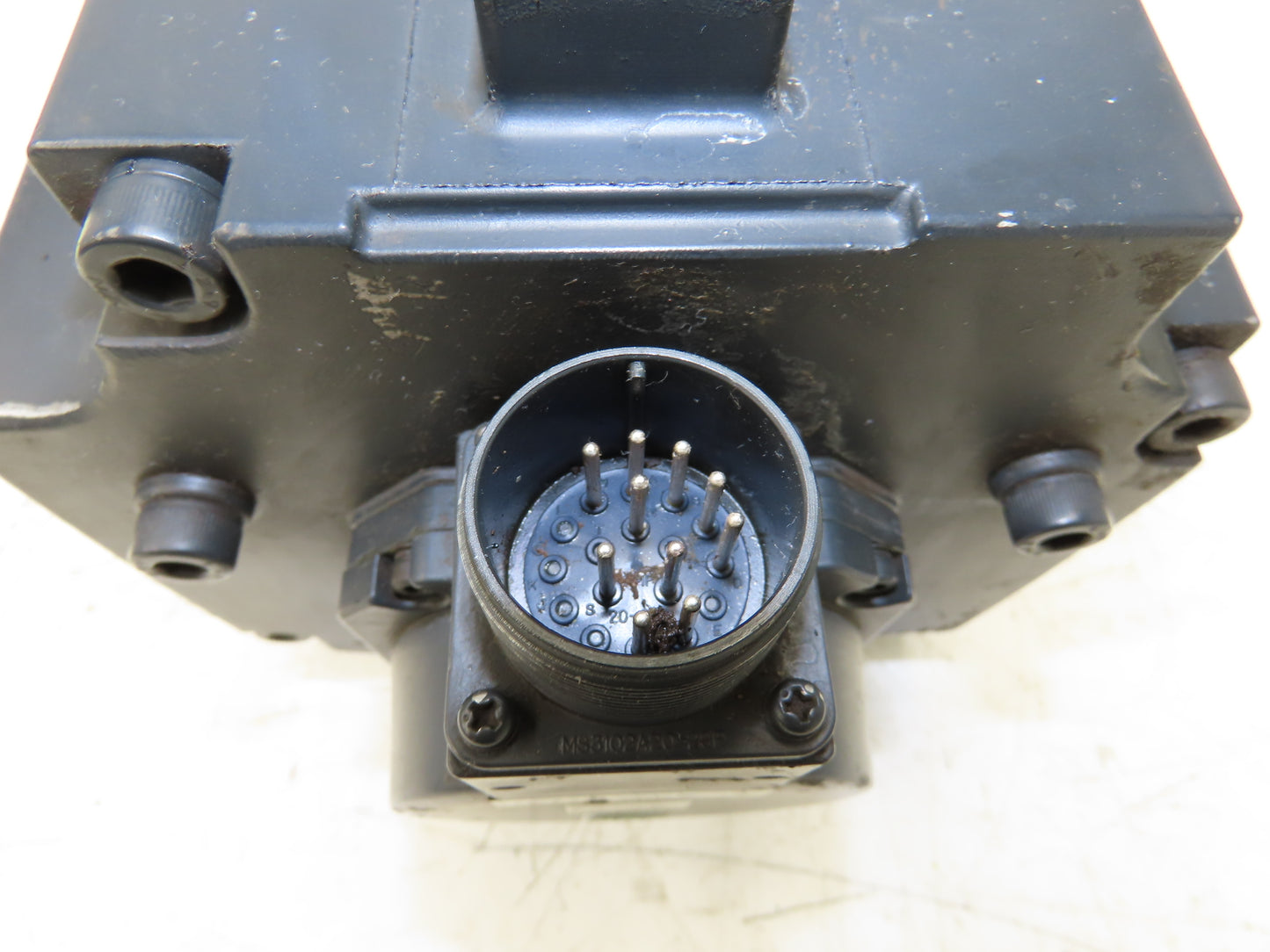 Mitsubishi HC-SFS202B Servo Brake Motor 2kW 2000 RPM 138V 3PH Encoder OSA18-130