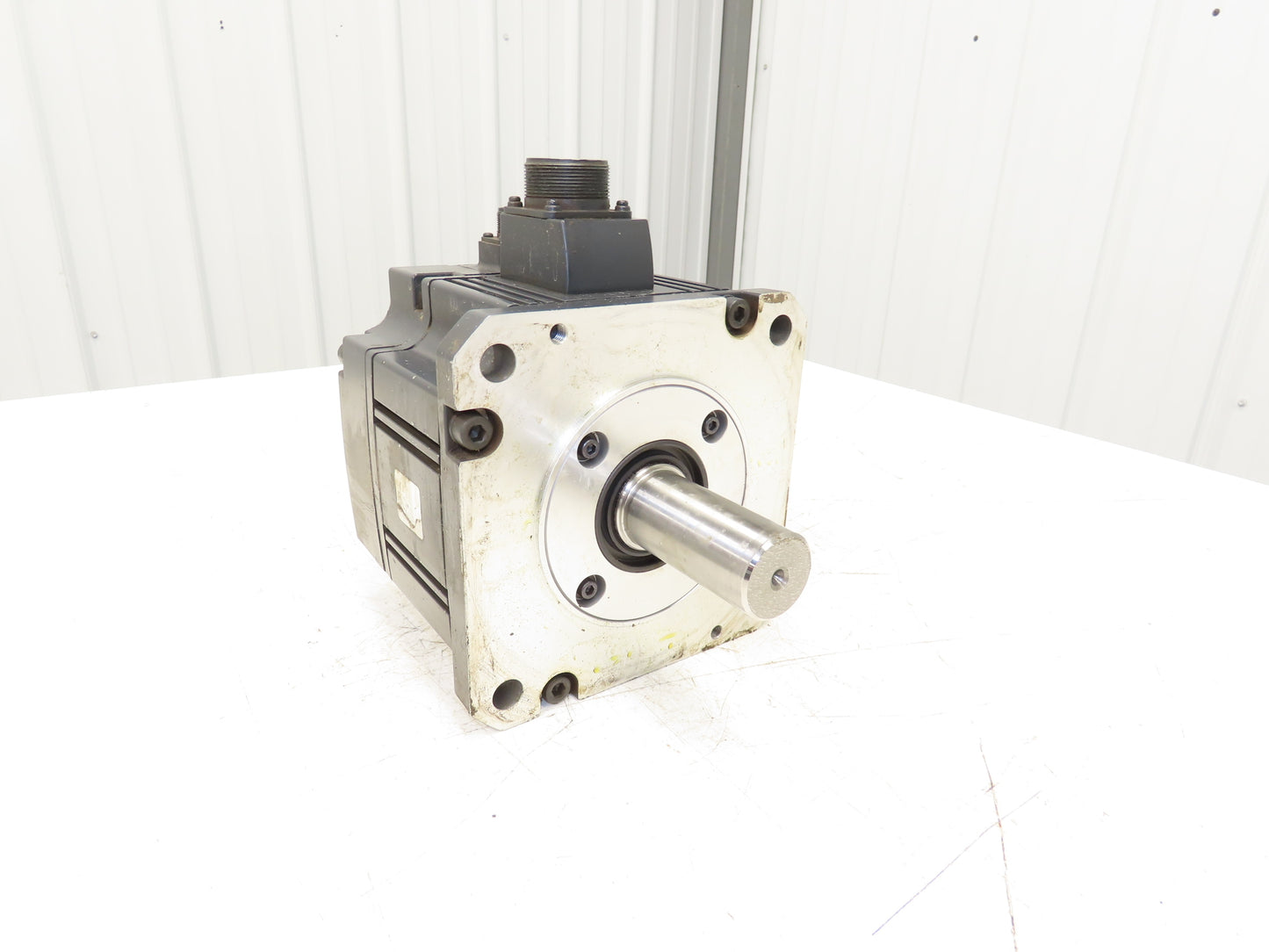 Mitsubishi HC-SFS202B Servo Brake Motor 2kW 2000 RPM 138V 3PH Encoder OSA18-130