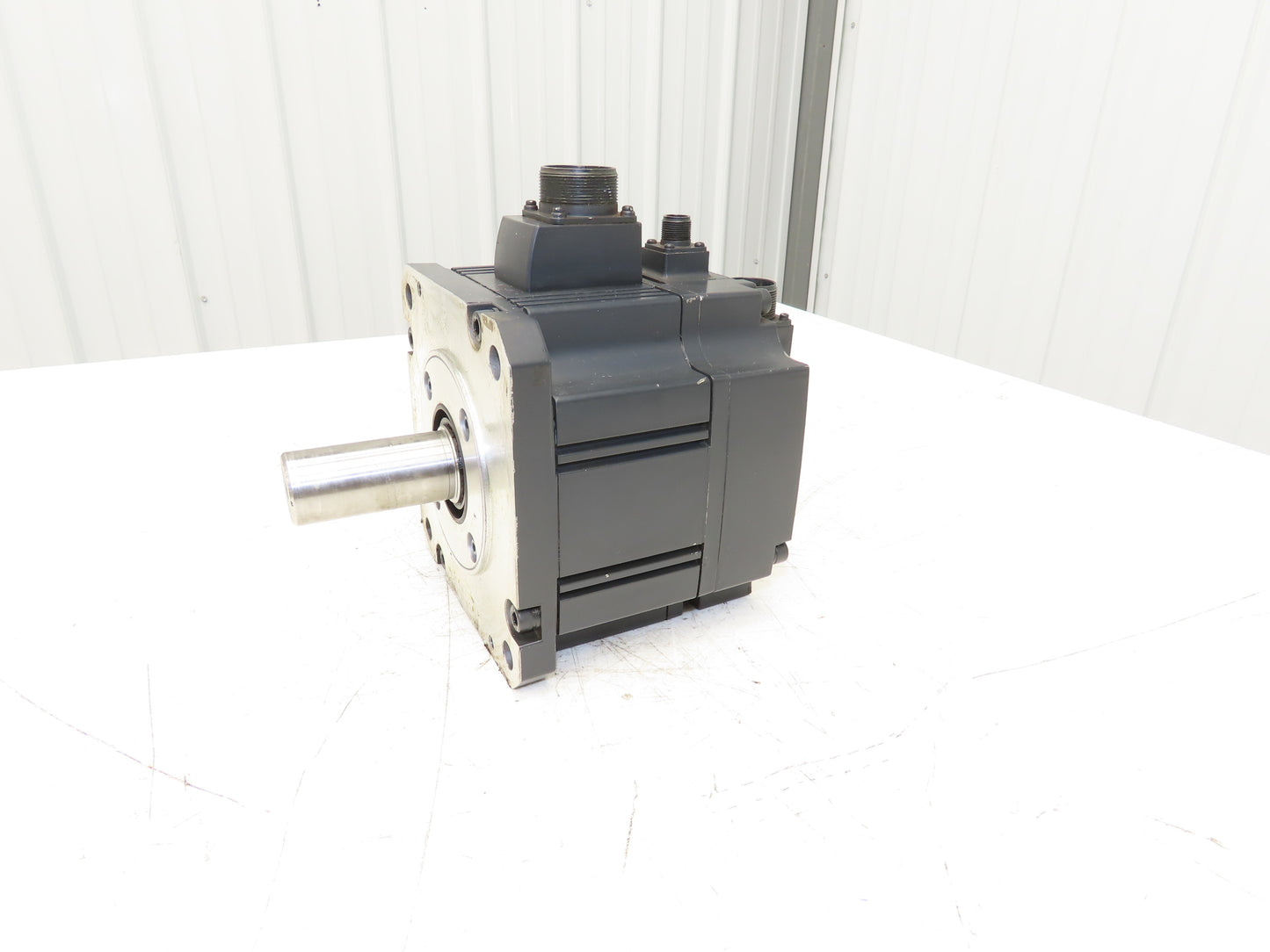 Mitsubishi HC-SFS202B Servo Brake Motor 2kW 2000 RPM 138V 3PH Encoder OSA18-130