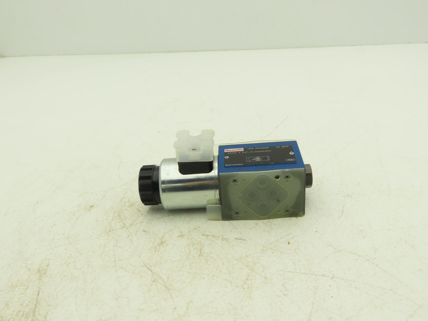 Rexroth Z4WE 6 D27-31/EG24N9K4 Hydraulic Directional Control Solenoid Valve 24V