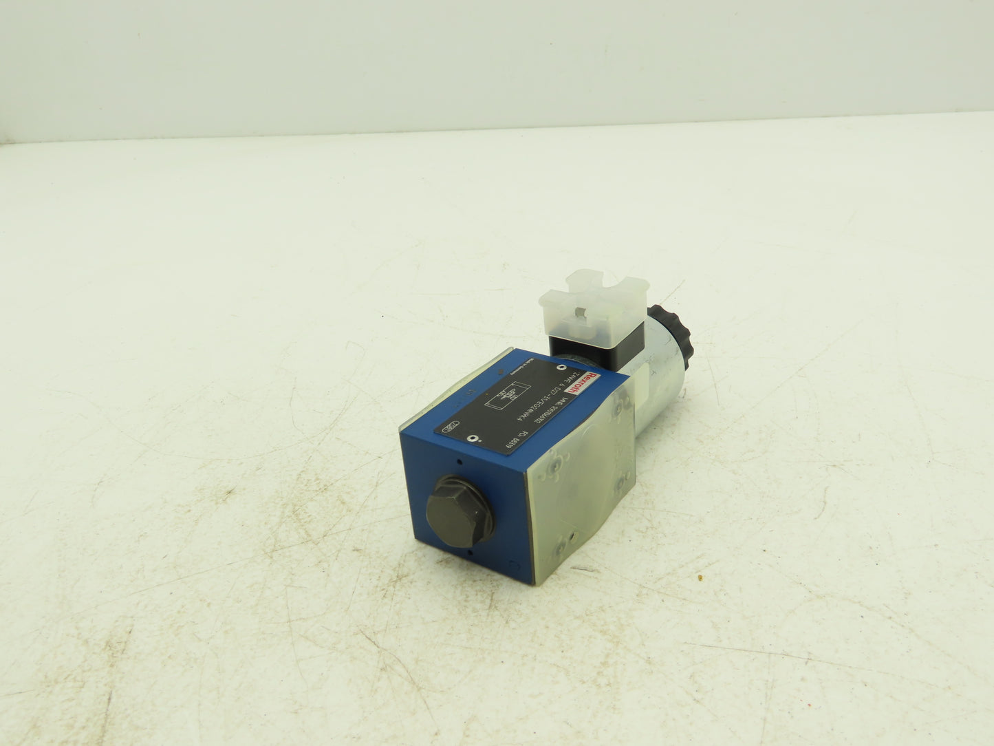 Rexroth Z4WE 6 D27-31/EG24N9K4 Hydraulic Directional Control Solenoid Valve 24V