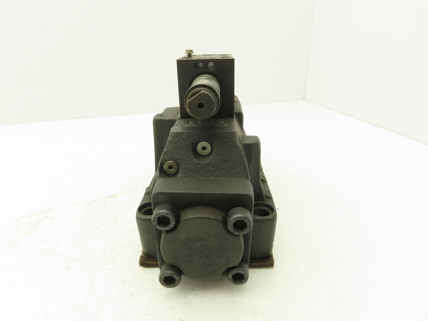 Vickers DG5S-8-6CTM-FTWL-B5-30 Directional Control Solenoid Valve  *No Coils*