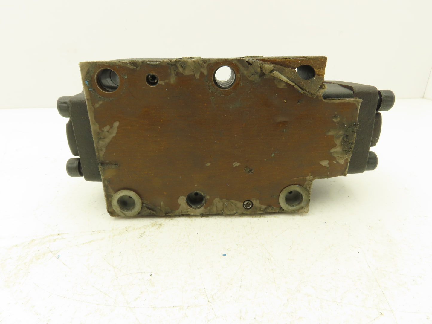 Vickers DG5S-8-6CTM-FTWL-B5-30 Directional Control Solenoid Valve  *No Coils*