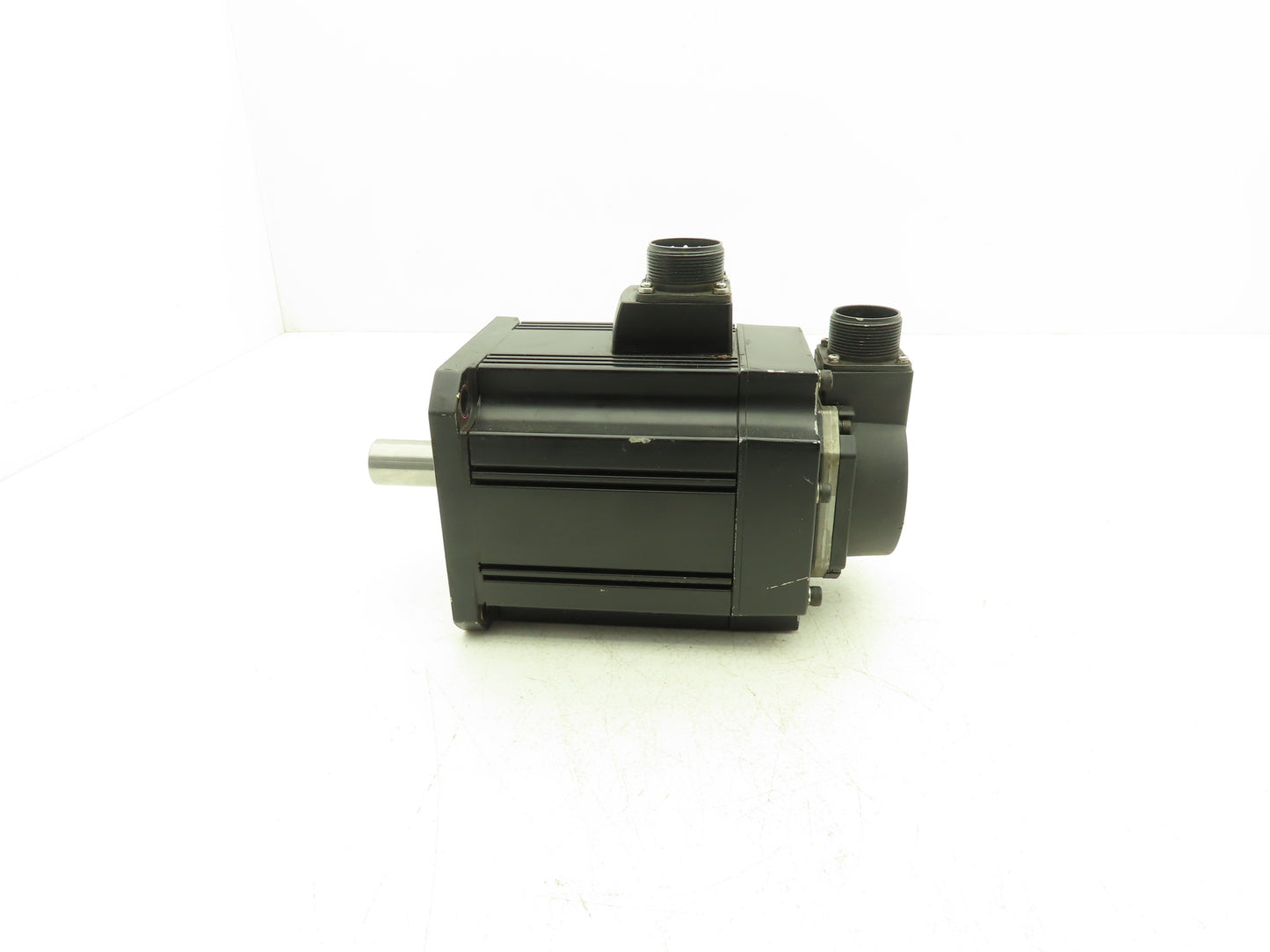 Mitsubishi HC-SFS152B AC Servo Motor 1.5kw 122V 3PH 2000rpm W/Encoder OSA18-130